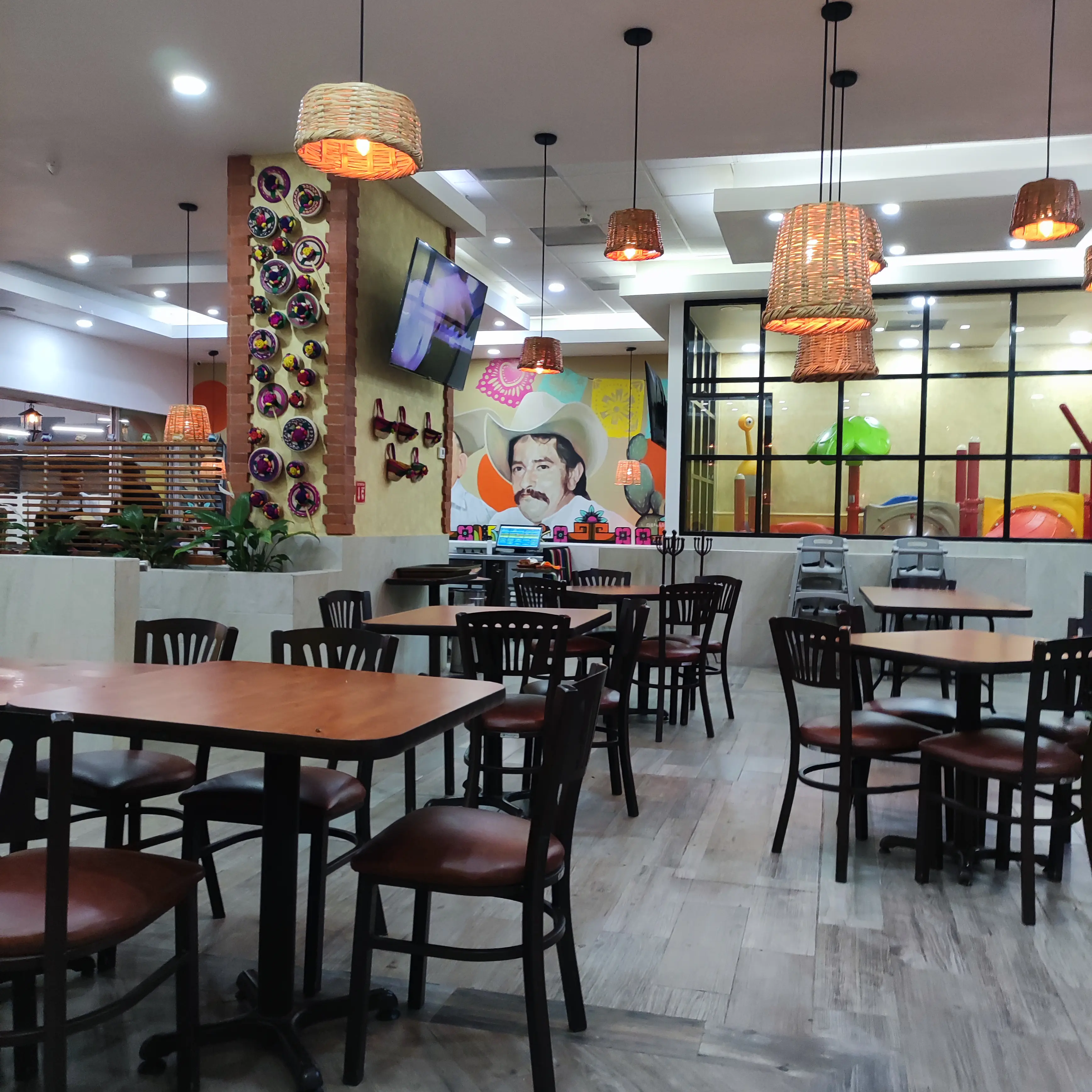 Los Tres Compadres Vista Norte image 1