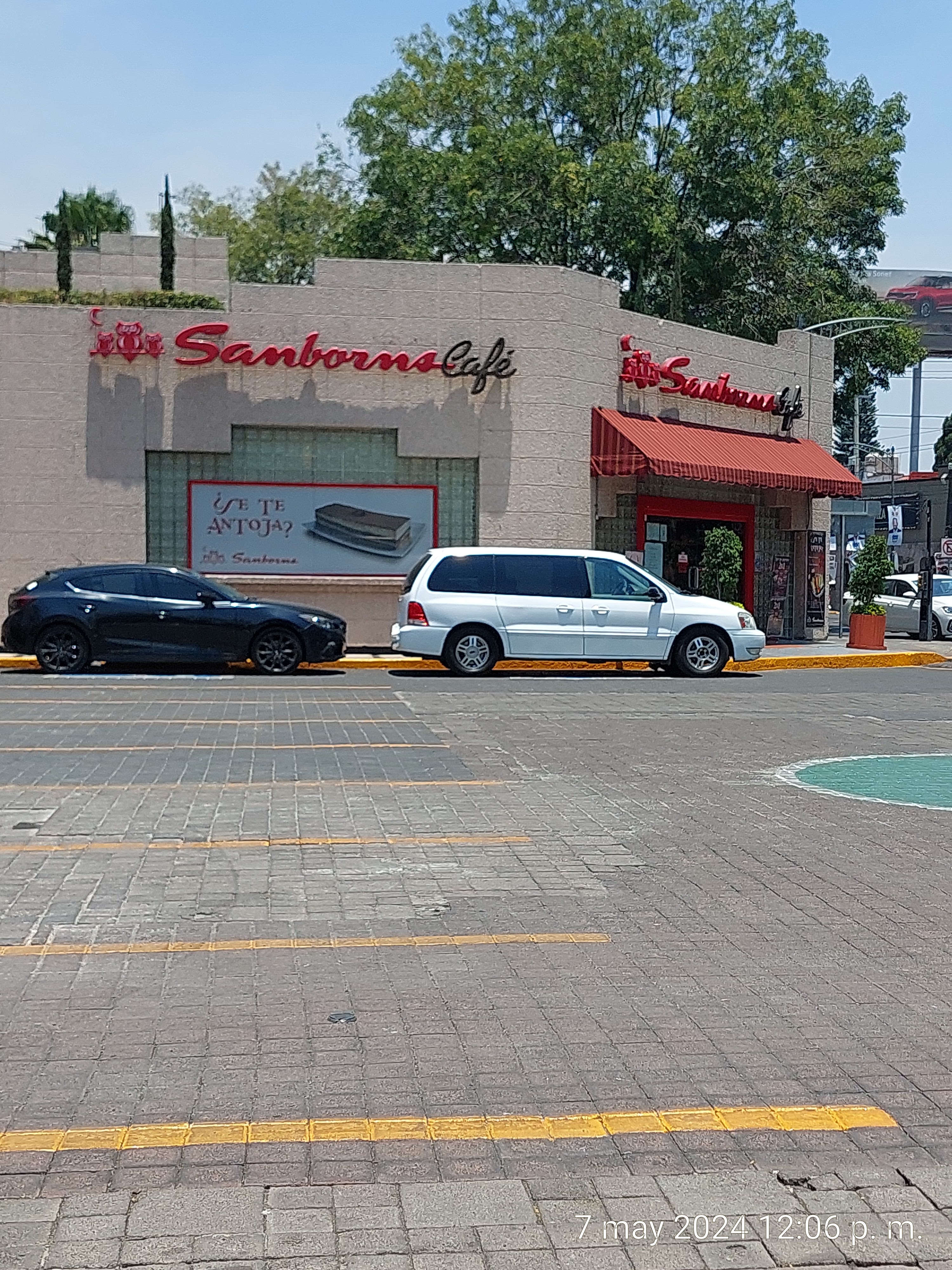 Sanborns Café image 5