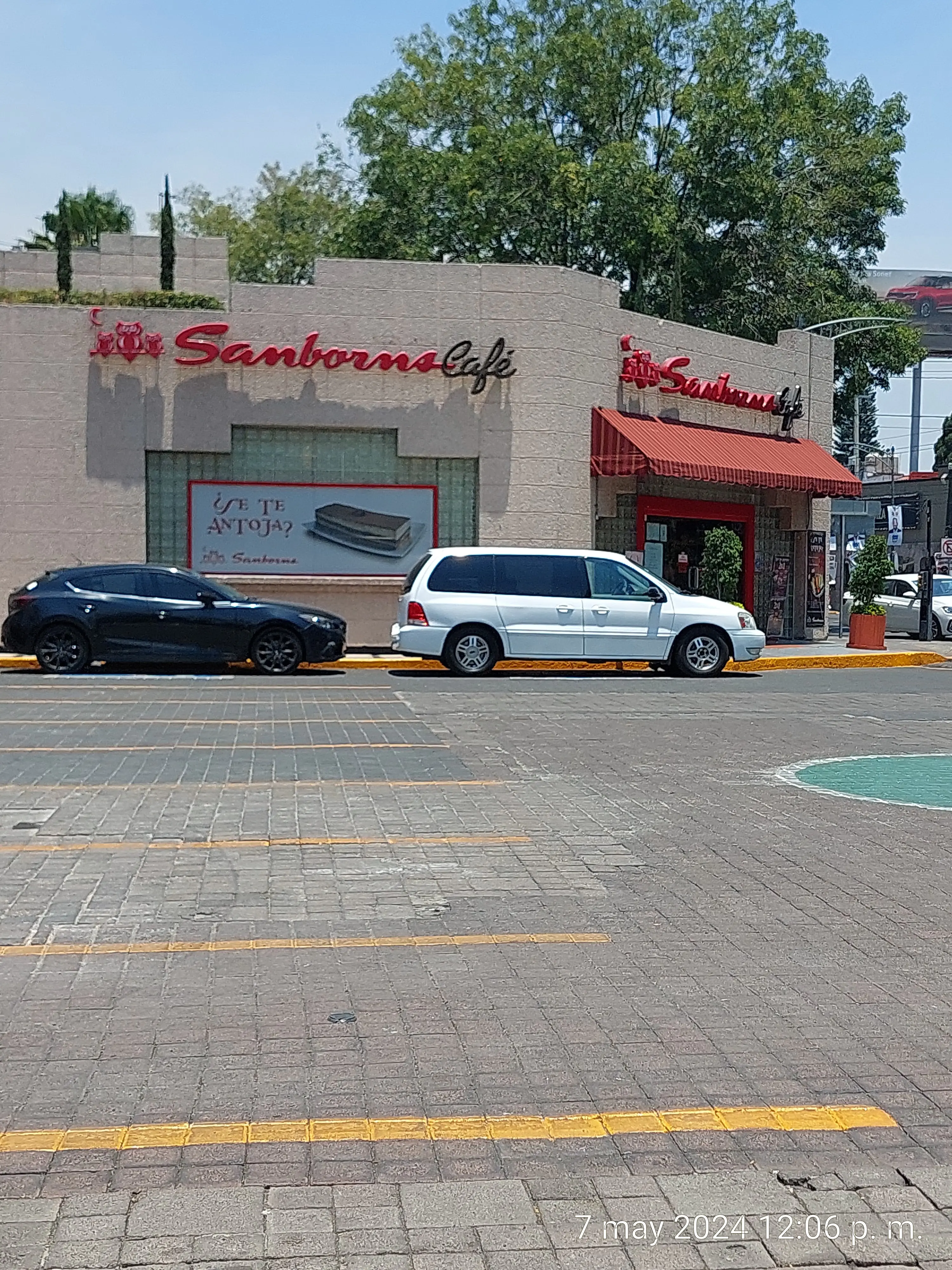 Sanborns Café image 5