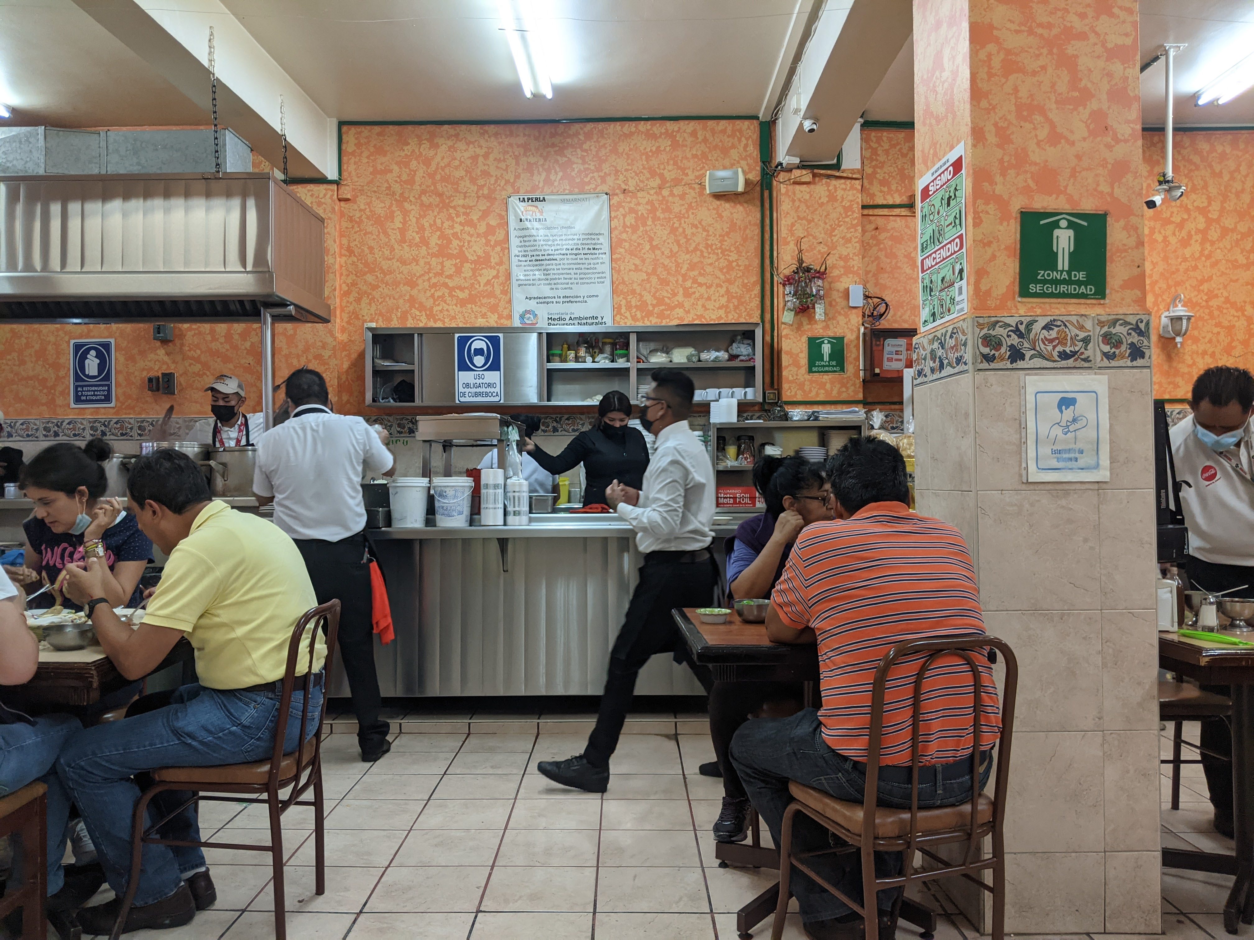 La Perla Tapatía Birriería image 6