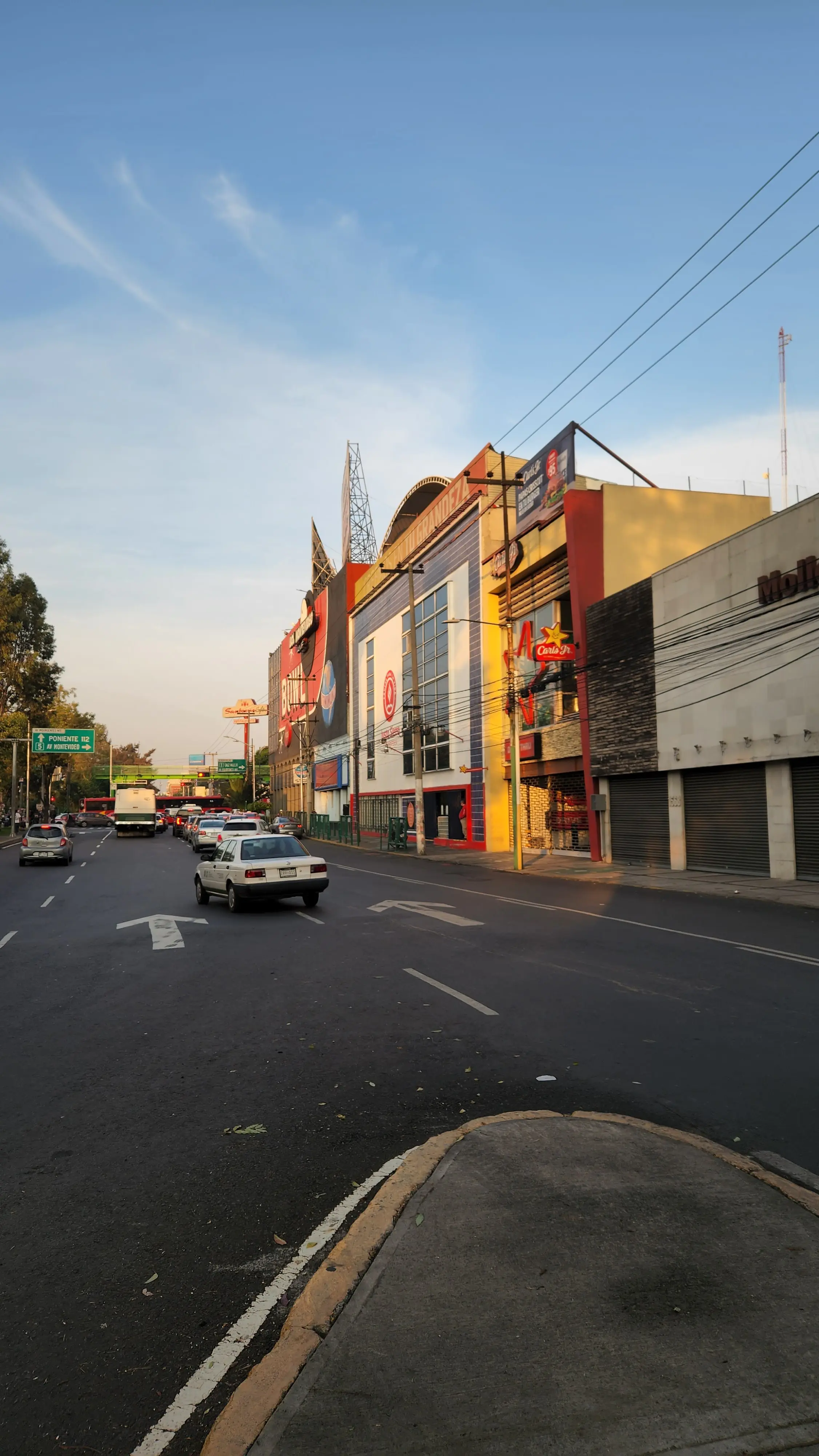 Carl's Jr. Lindavista image 7