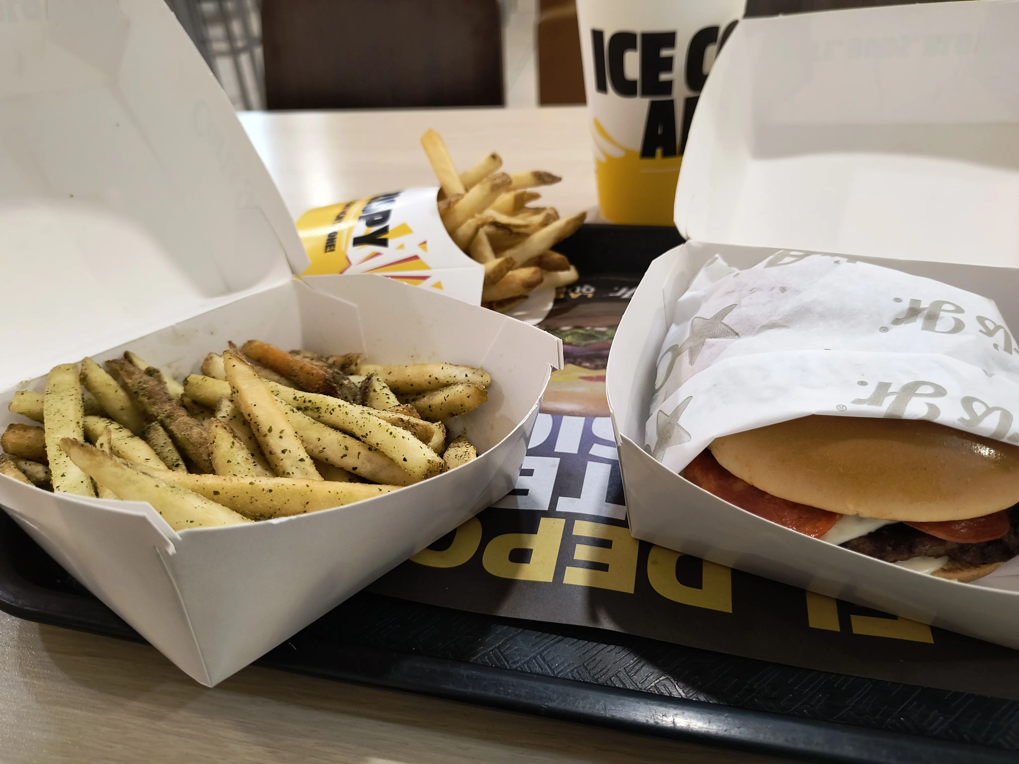 Carl's Jr. Lindavista image 9