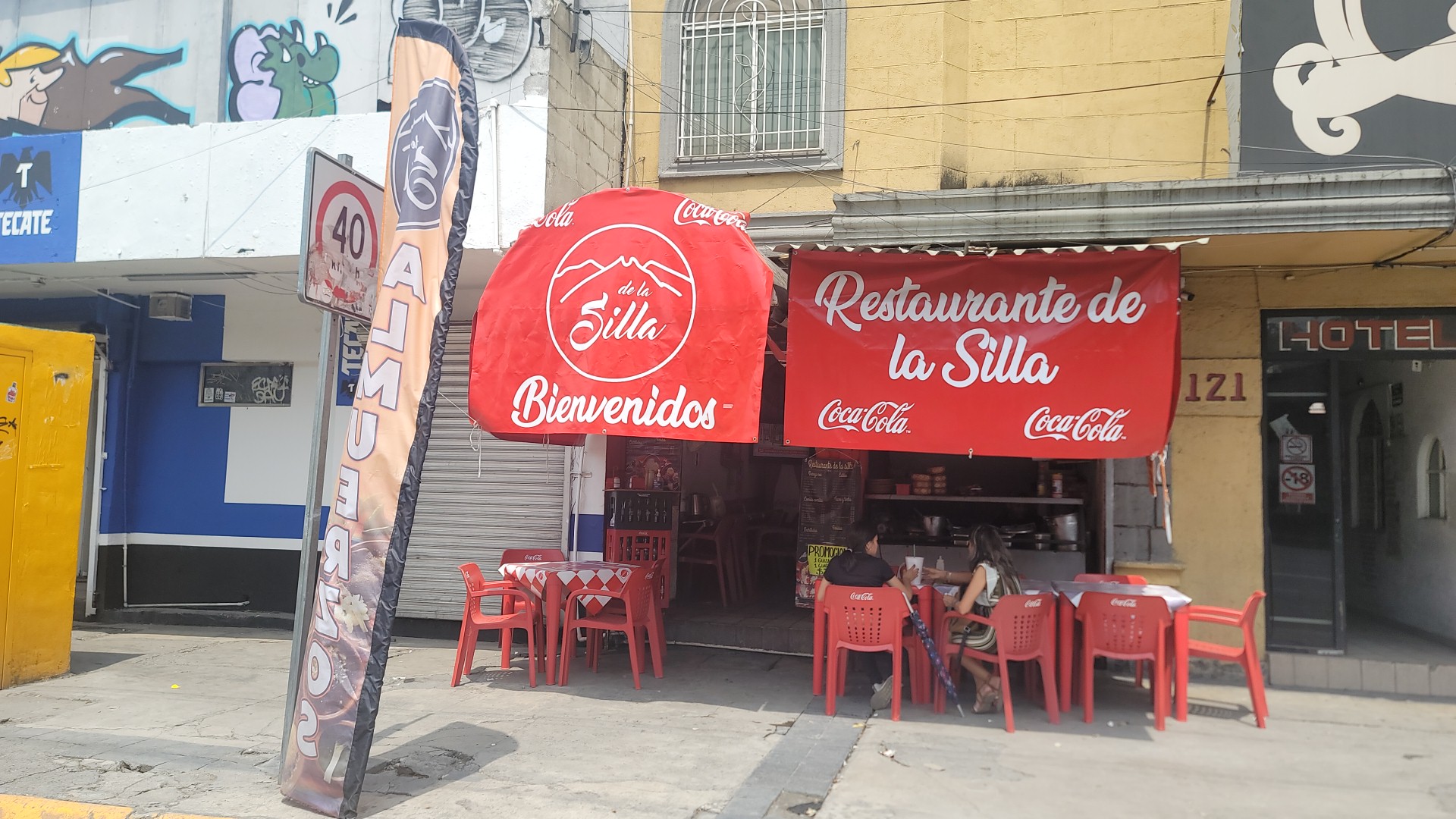 Restaurante de la silla image 1