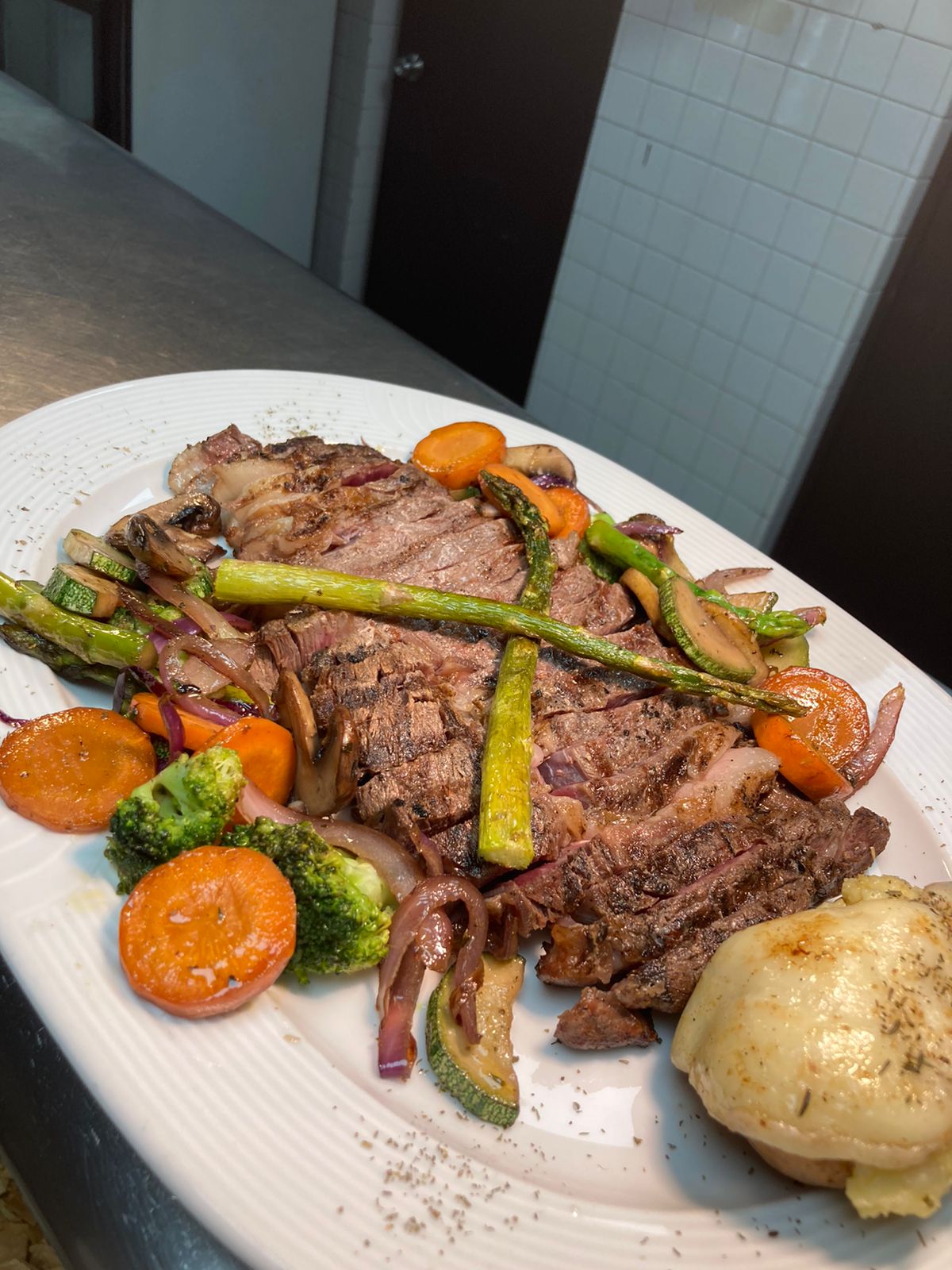 Restaurante. La Fontana Dei Perrochetti grupo PARADOJA. image 6