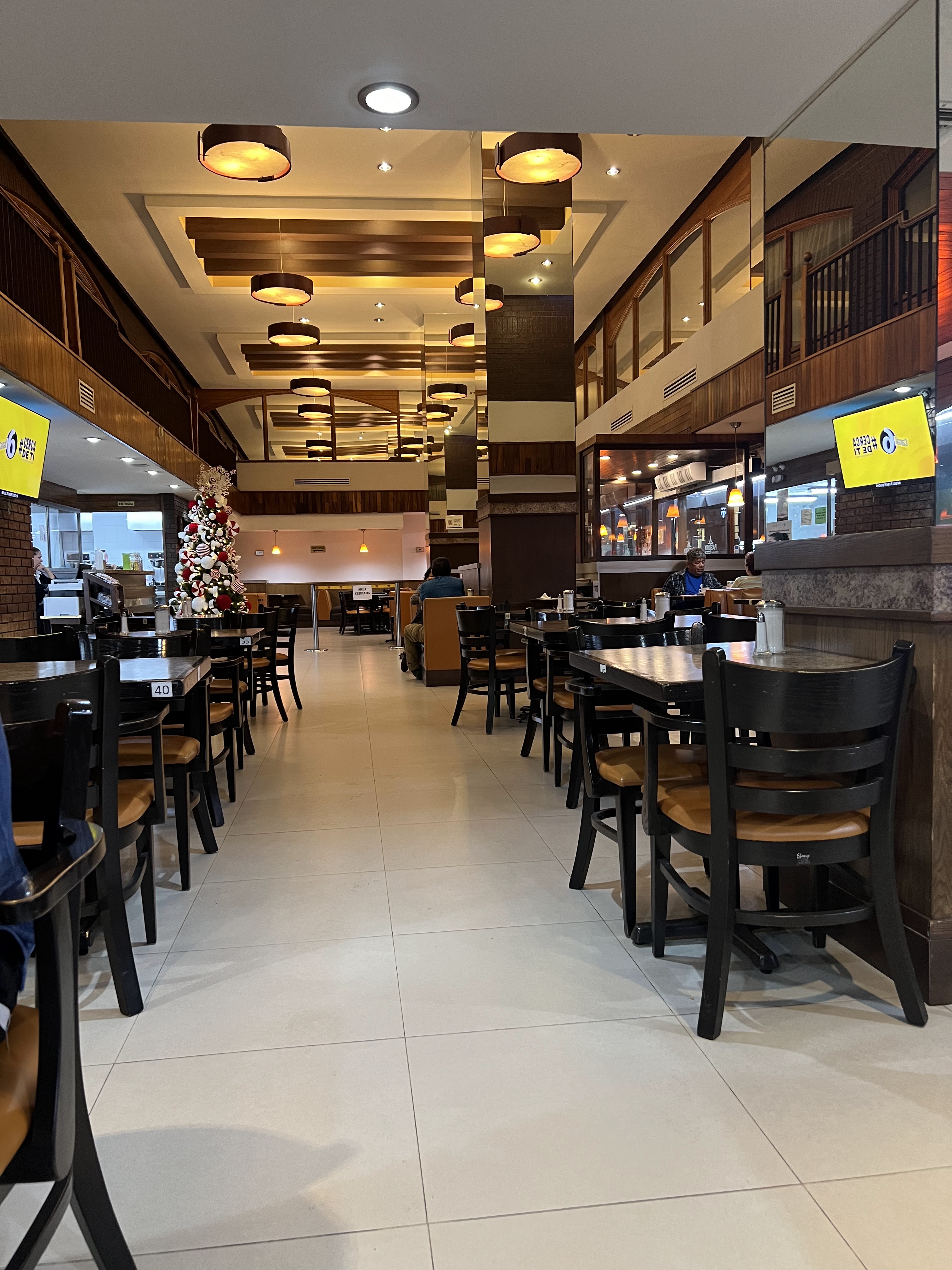 Fastory Restaurant image 4