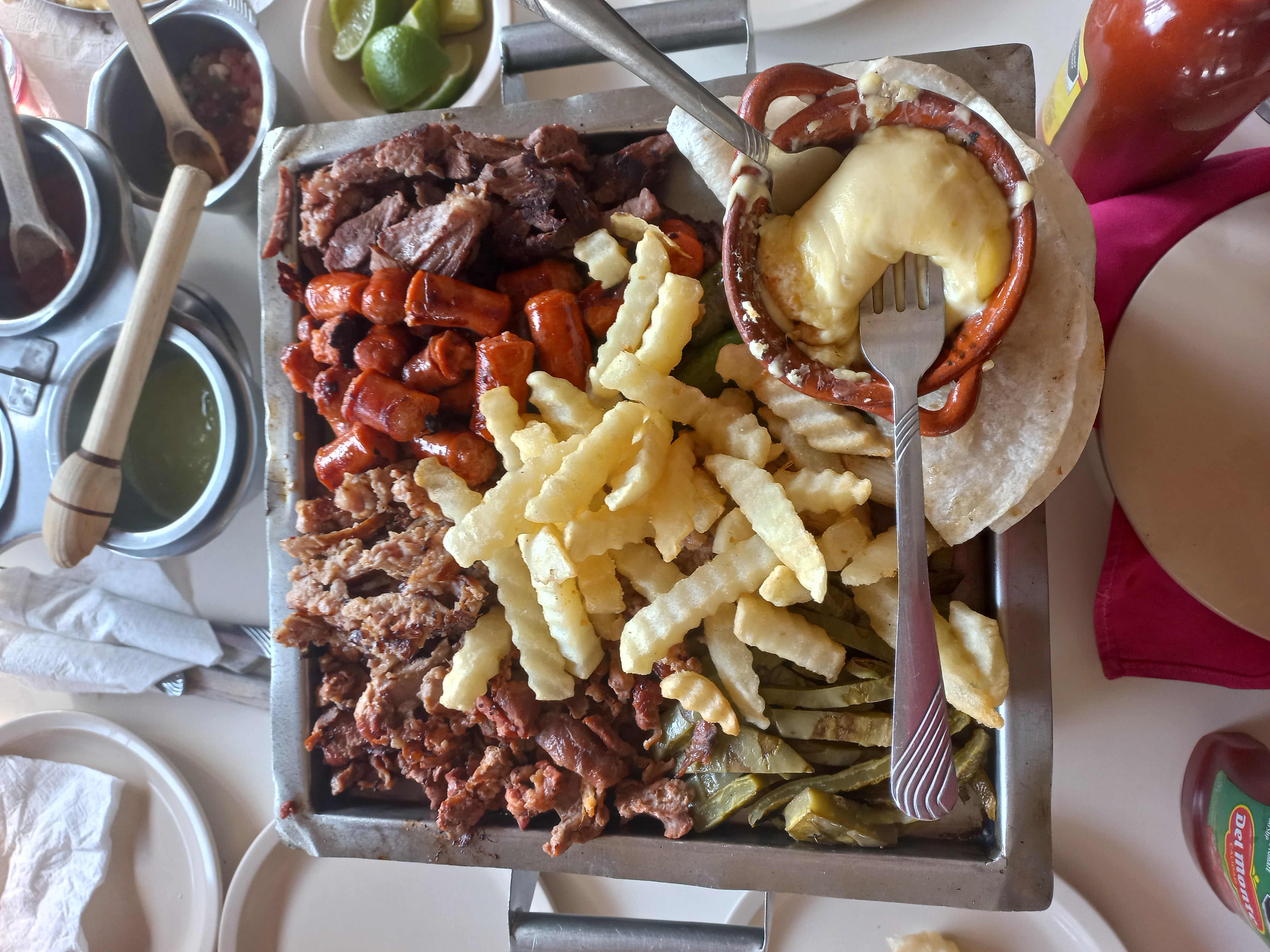 PARRILLA LA CABAÑA SUIZA image 6