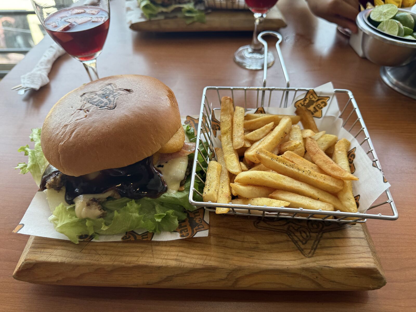 Carne Bon image 3