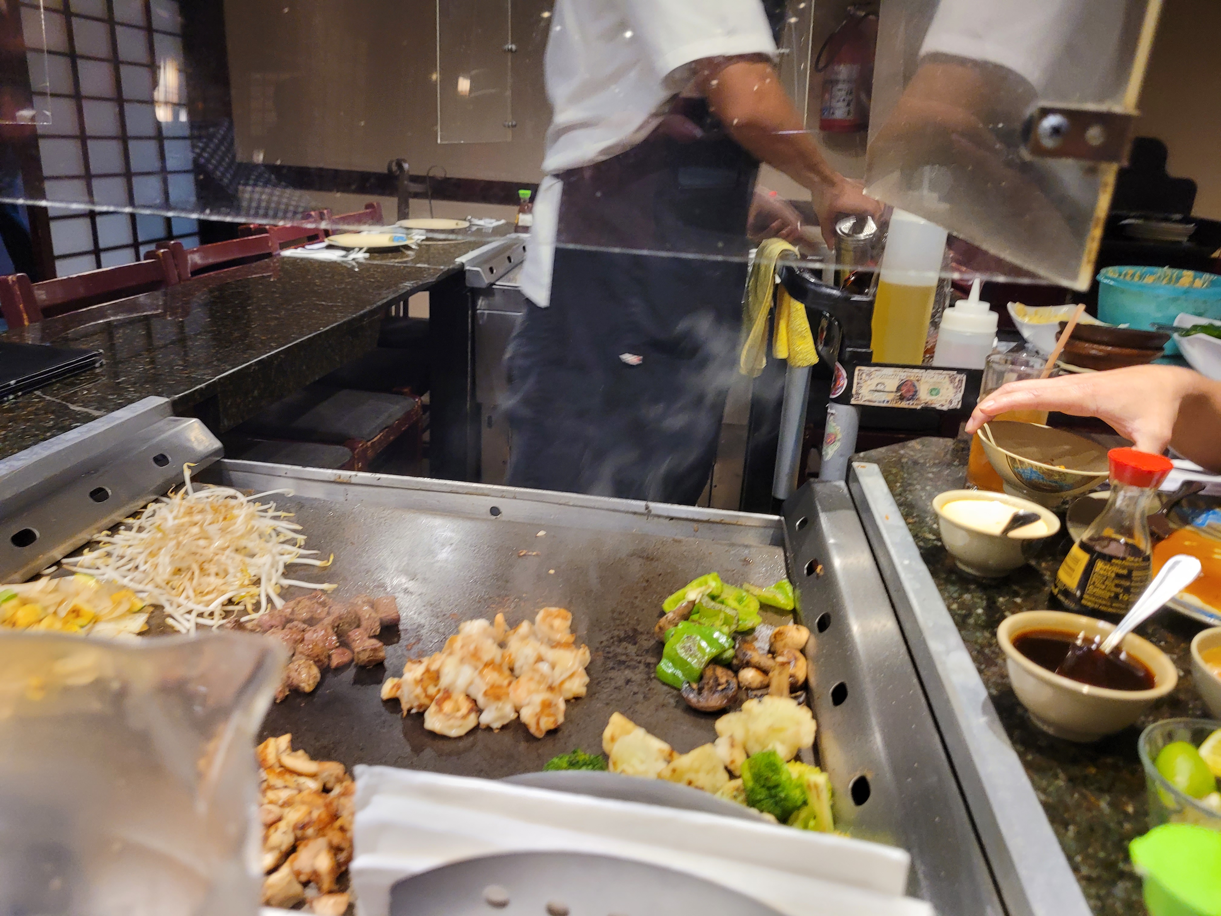 Sakura Restaurant Bar image 3