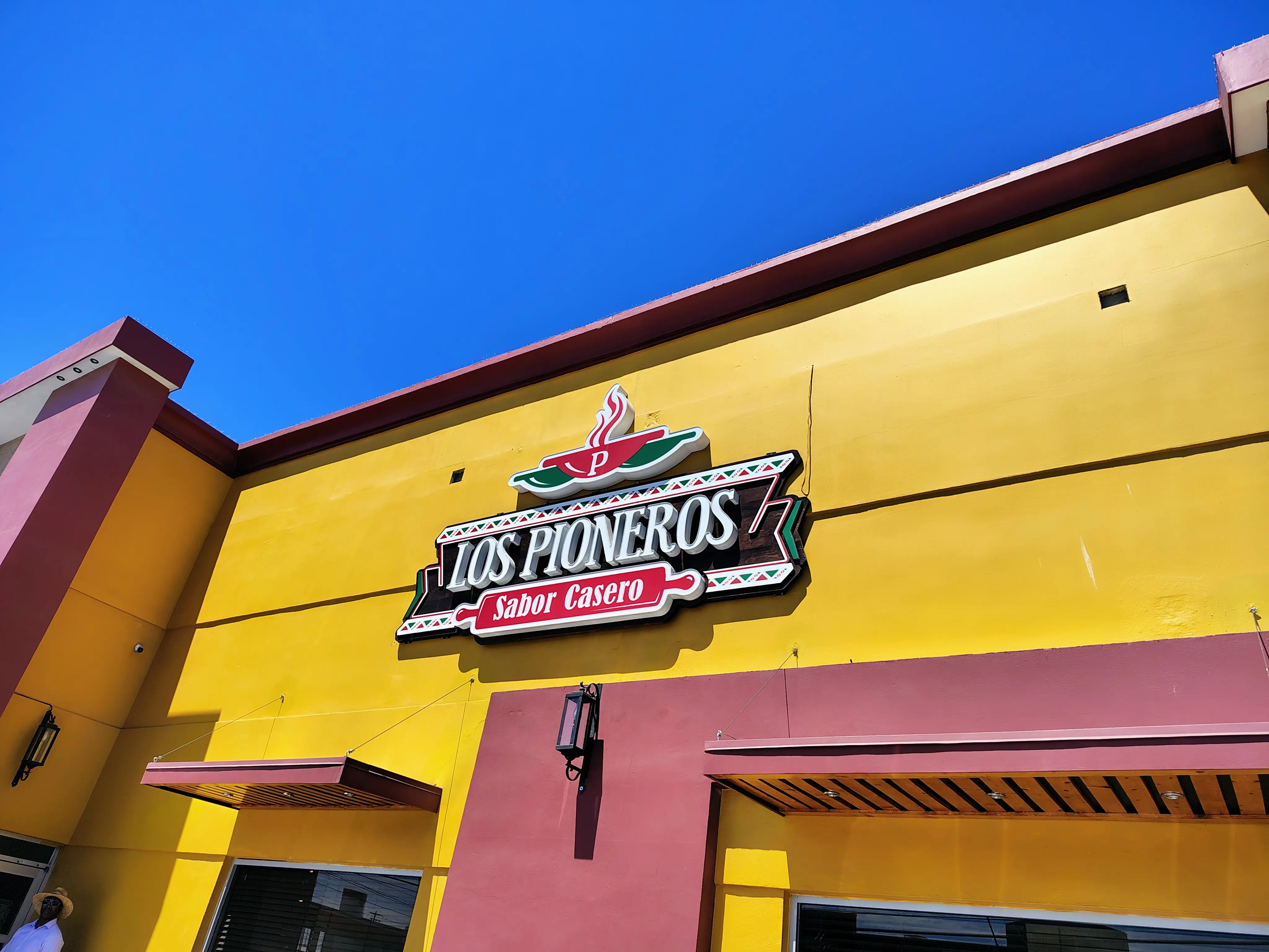 Los Pioneros Restaurant image 1