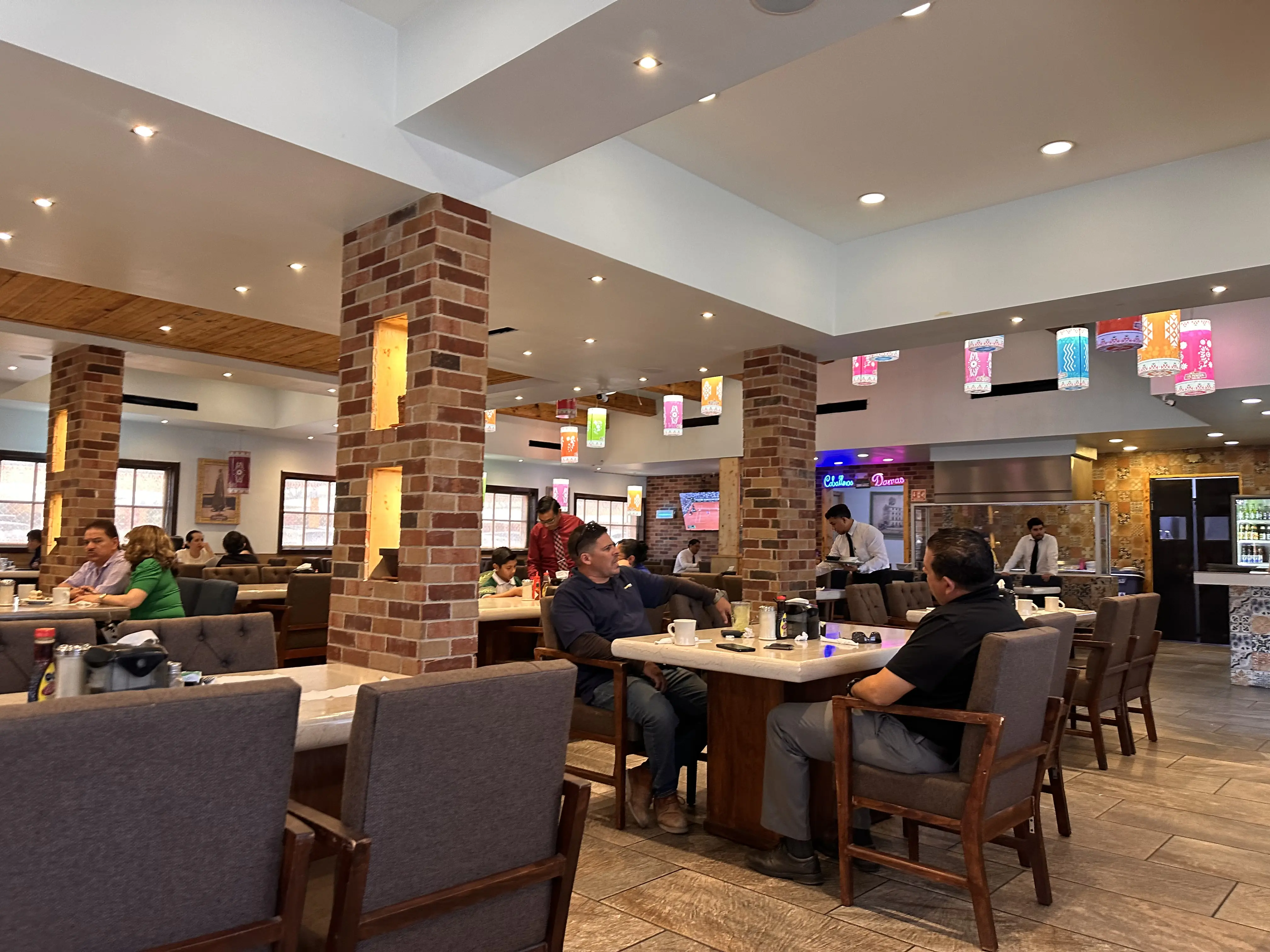 Los Pioneros Restaurant image 5