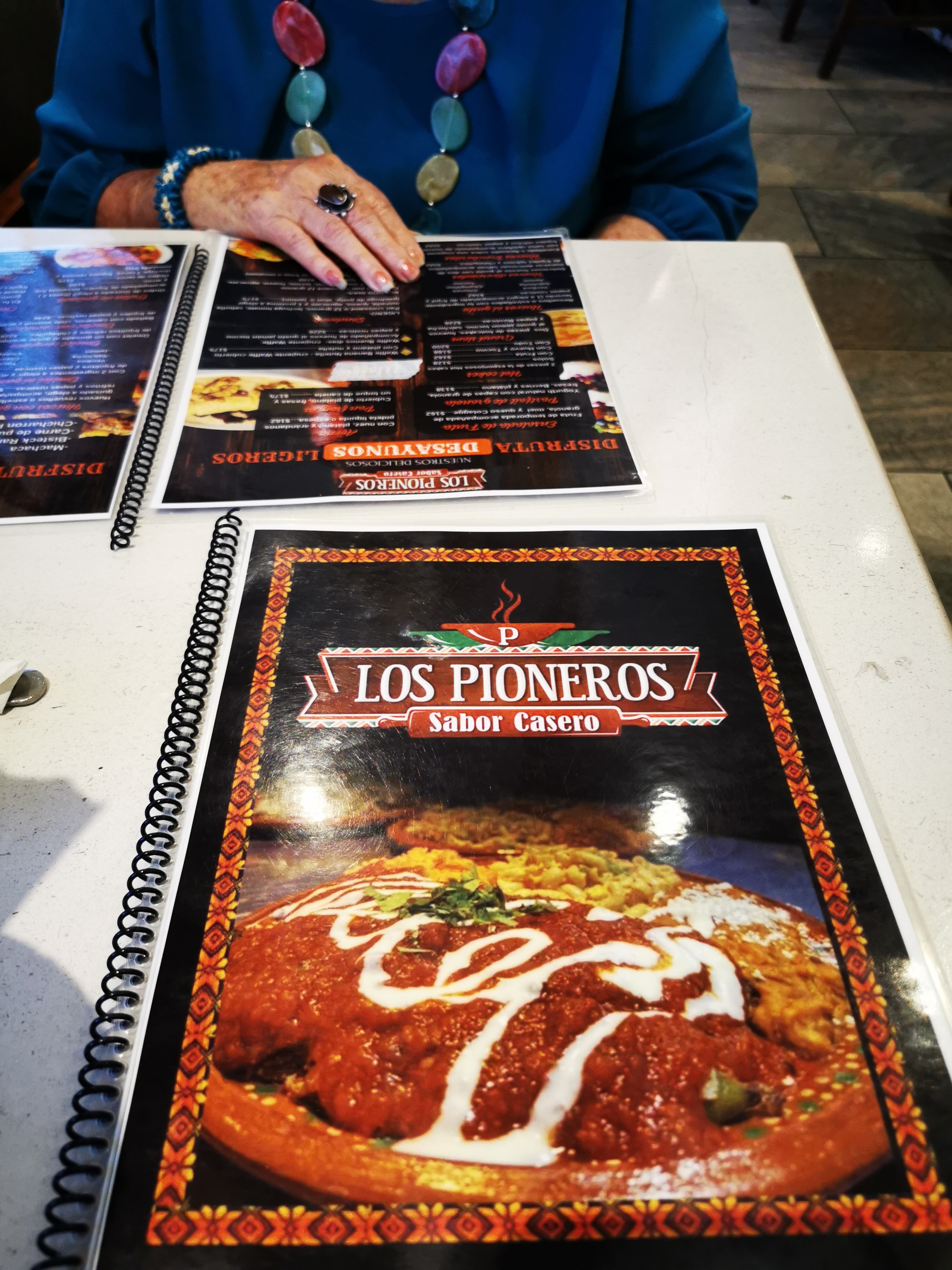 Los Pioneros Restaurant image 8
