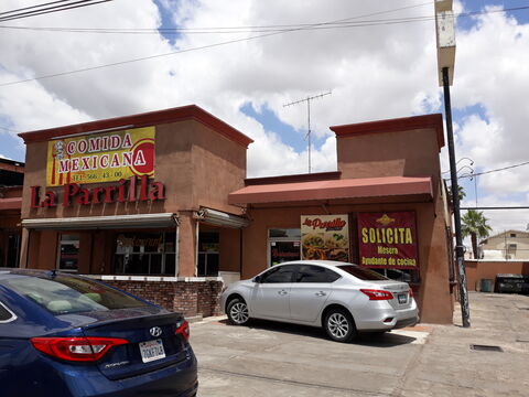 La Parrilla Restaurante image 6
