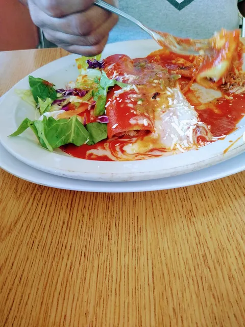La Parrilla Restaurante image 8