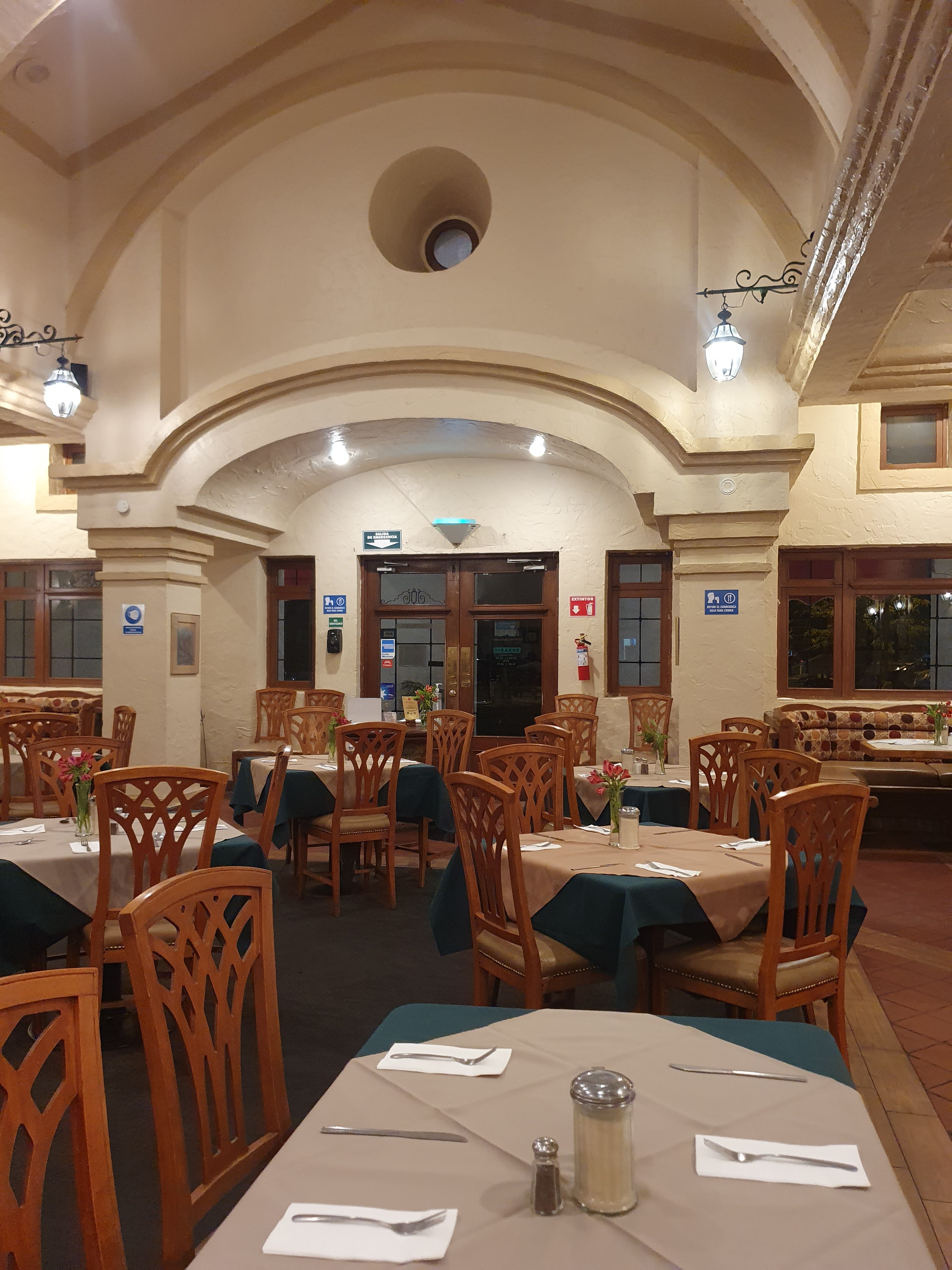 Restaurant las Campanas image 3