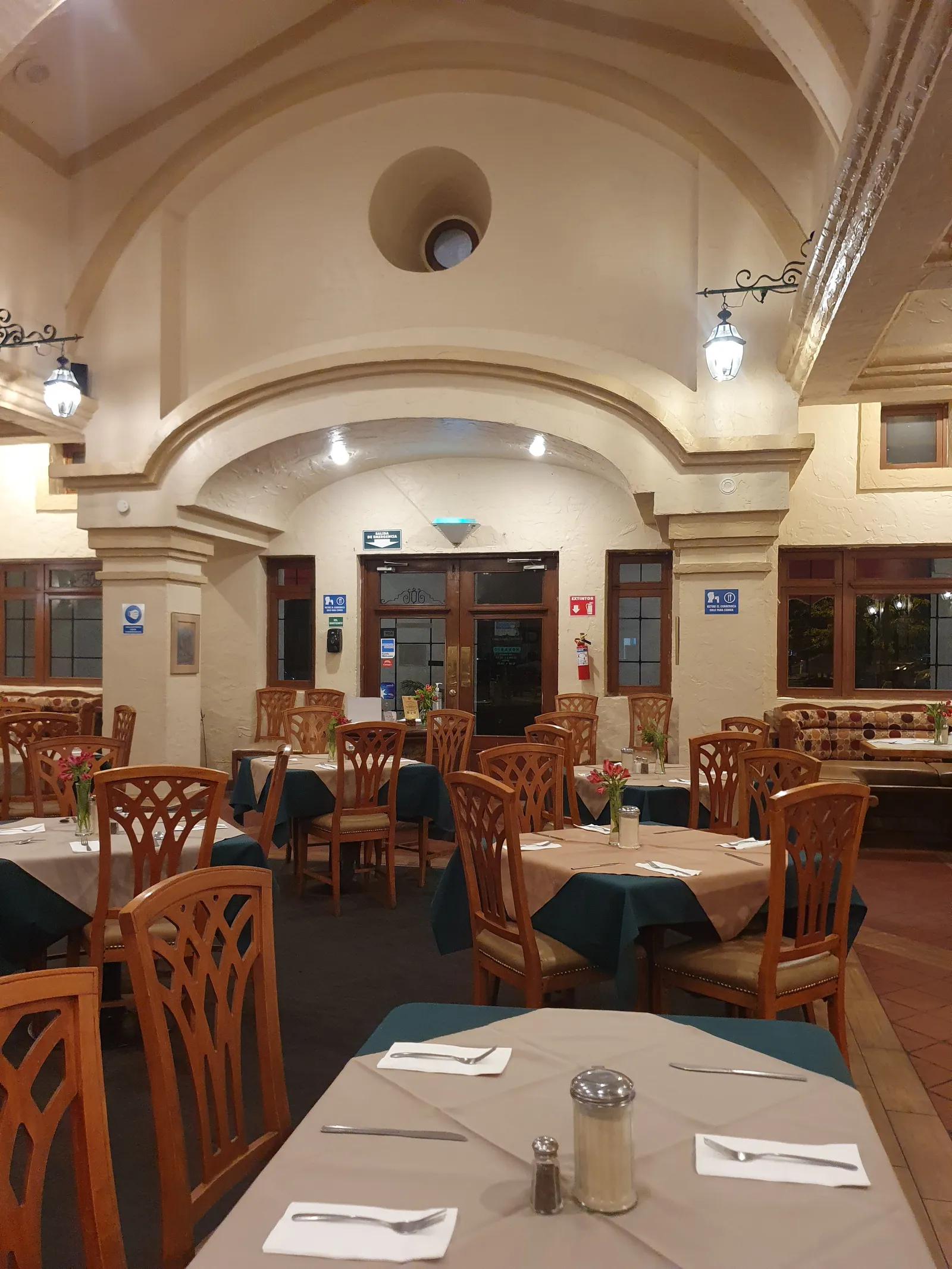 Restaurant las Campanas image 3