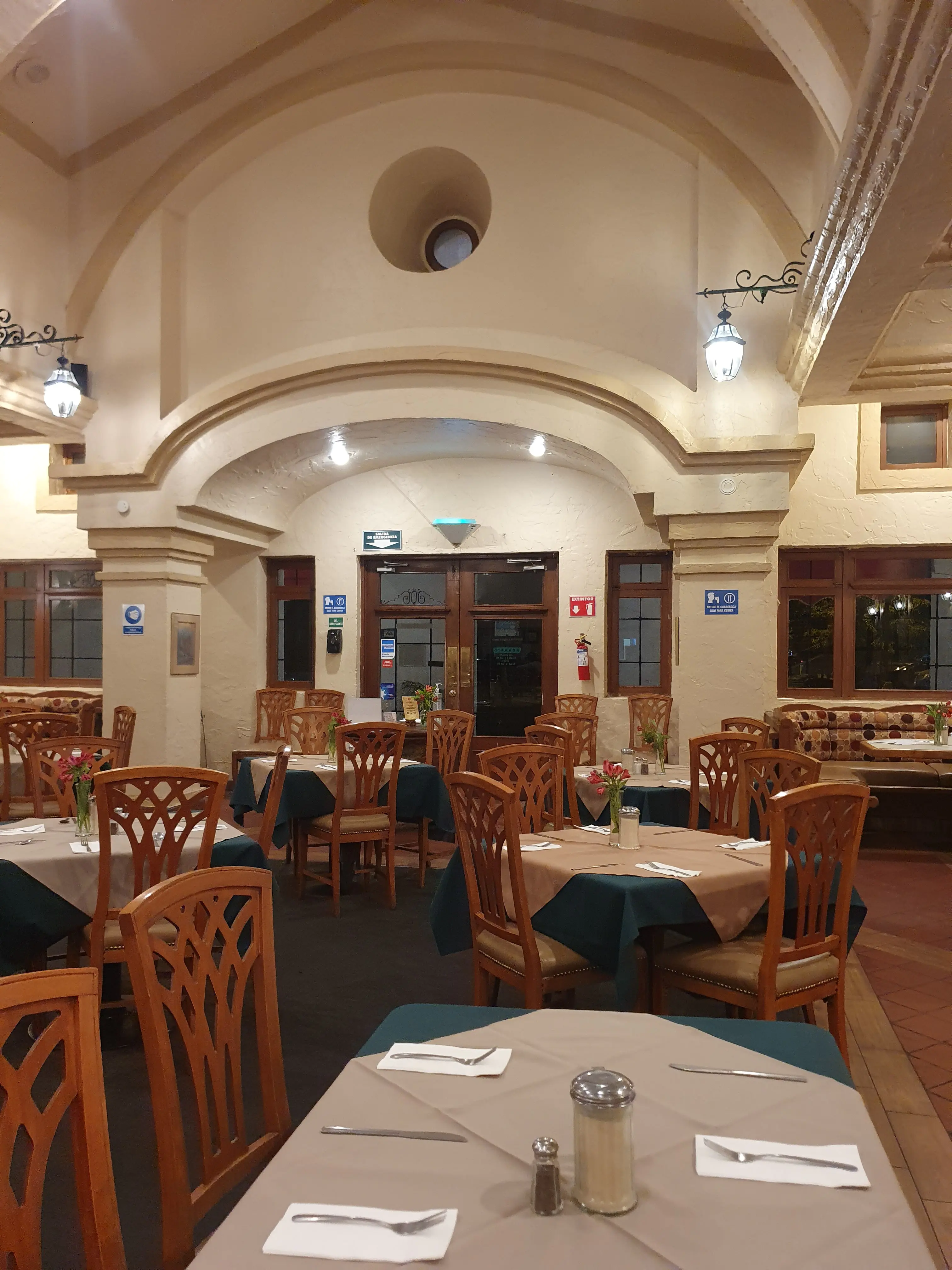 Restaurant las Campanas image 3