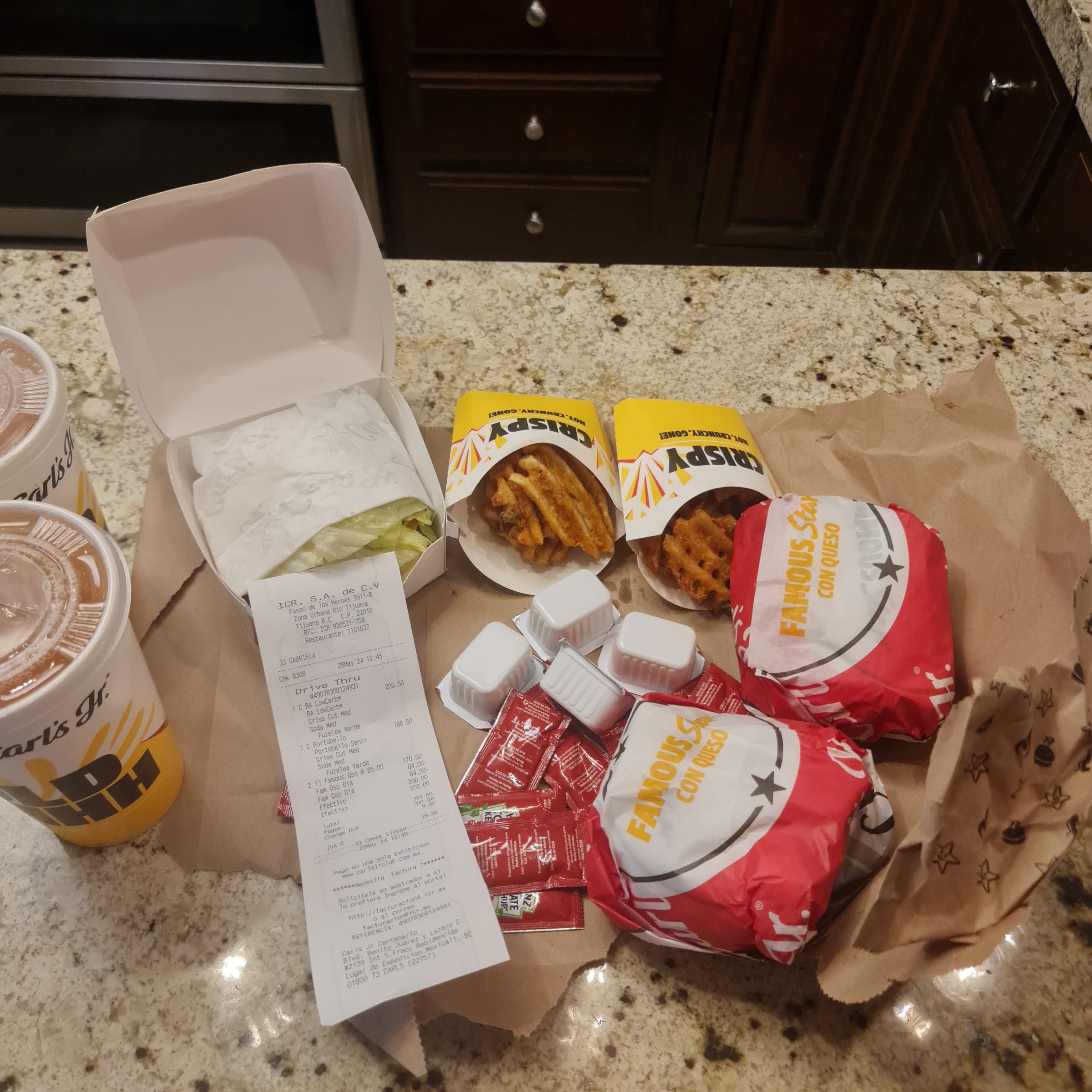 Carl's Jr. - Residencias image 5