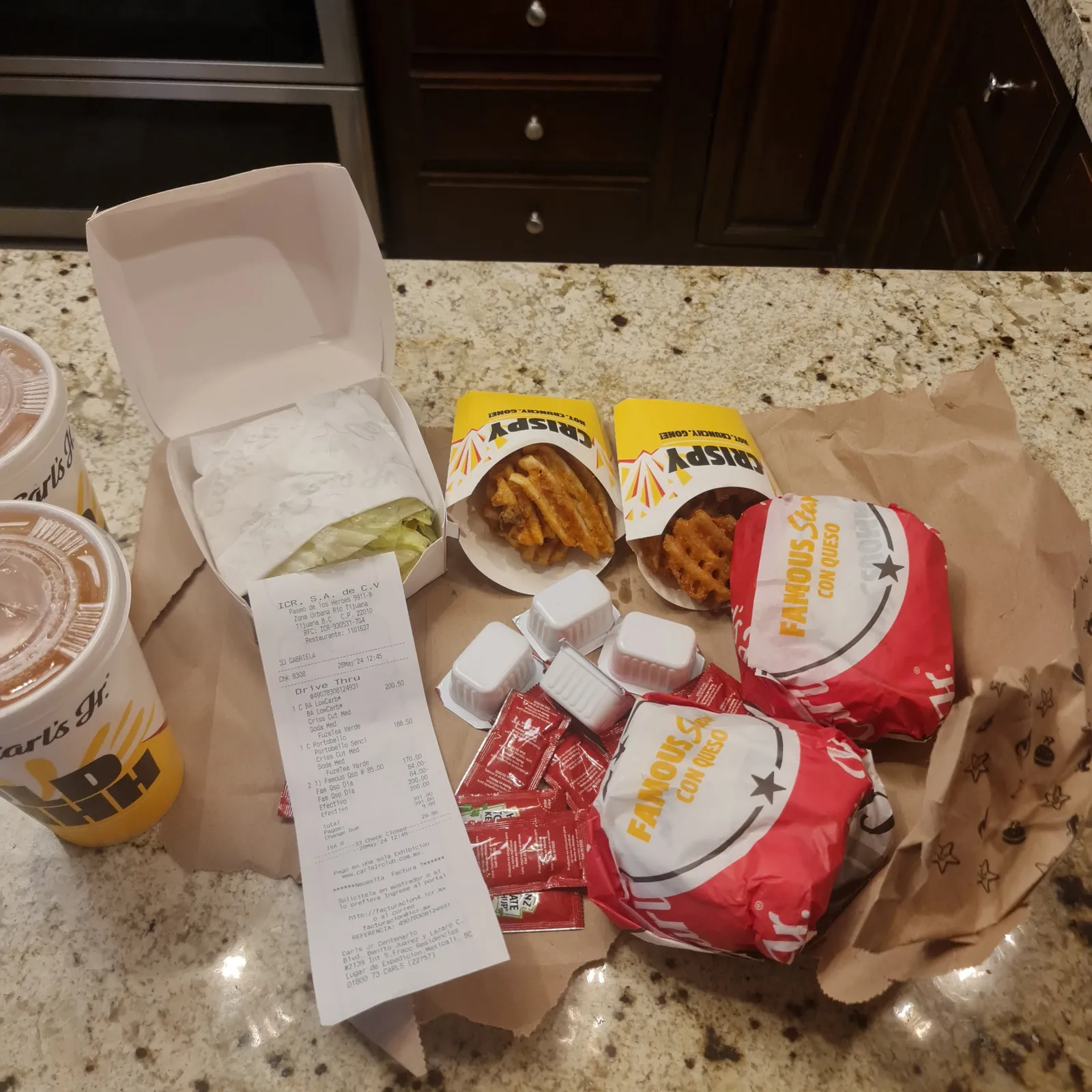 Carl's Jr. - Residencias image 5