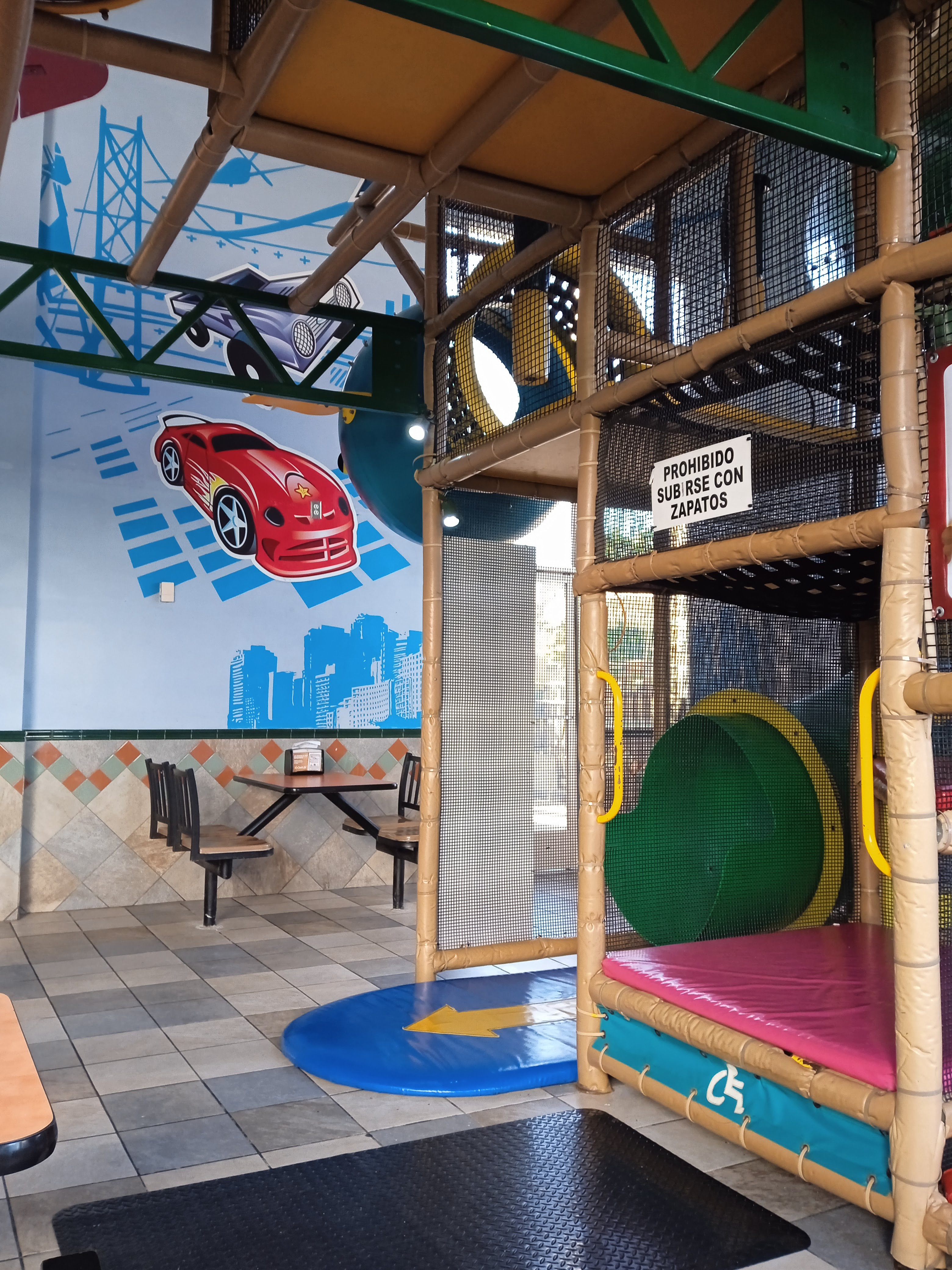 Carl's Jr. - Residencias image 8