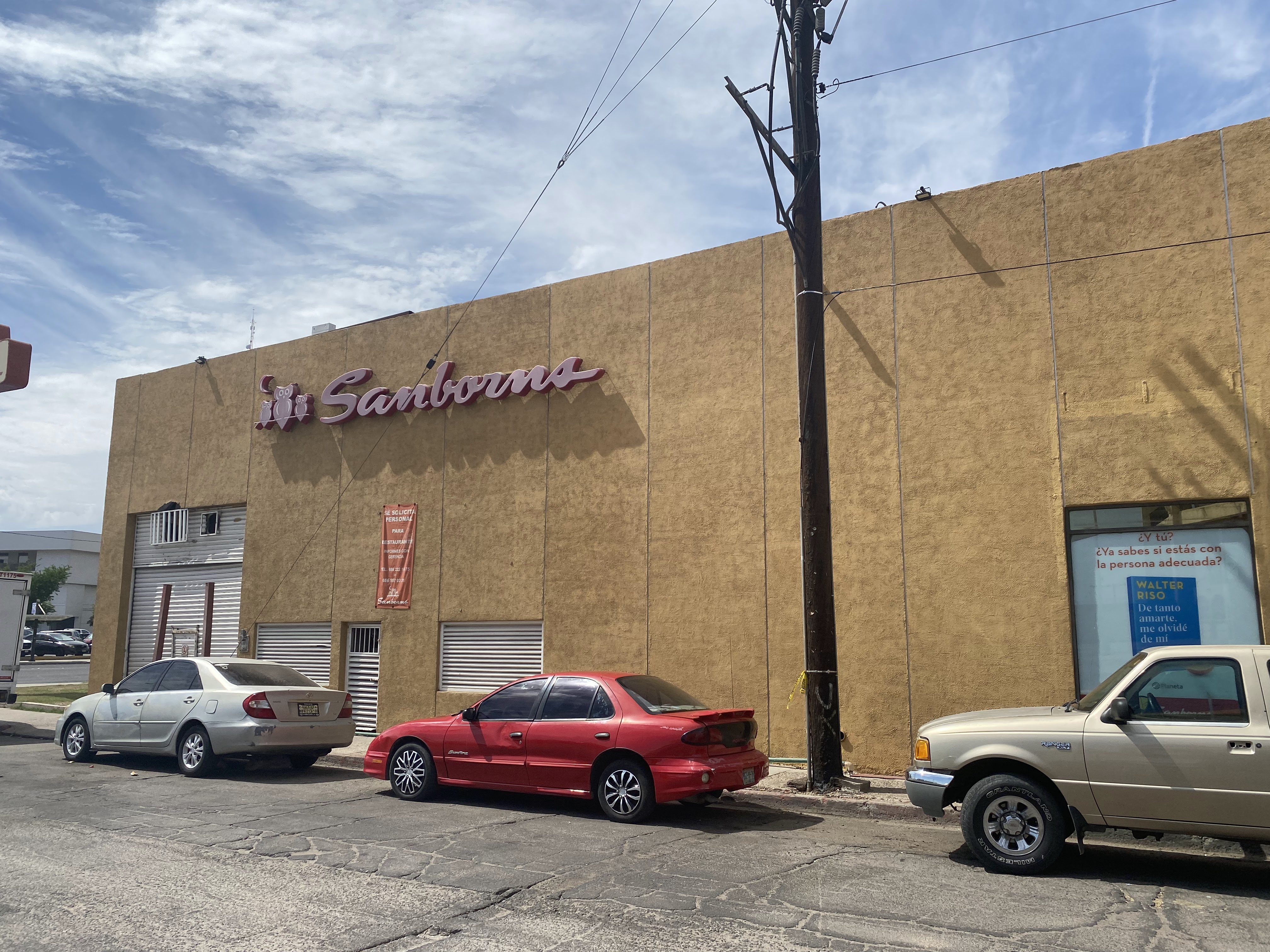 Sanborns Mexicali | Restaurante, Tienda y Farmacia image 1