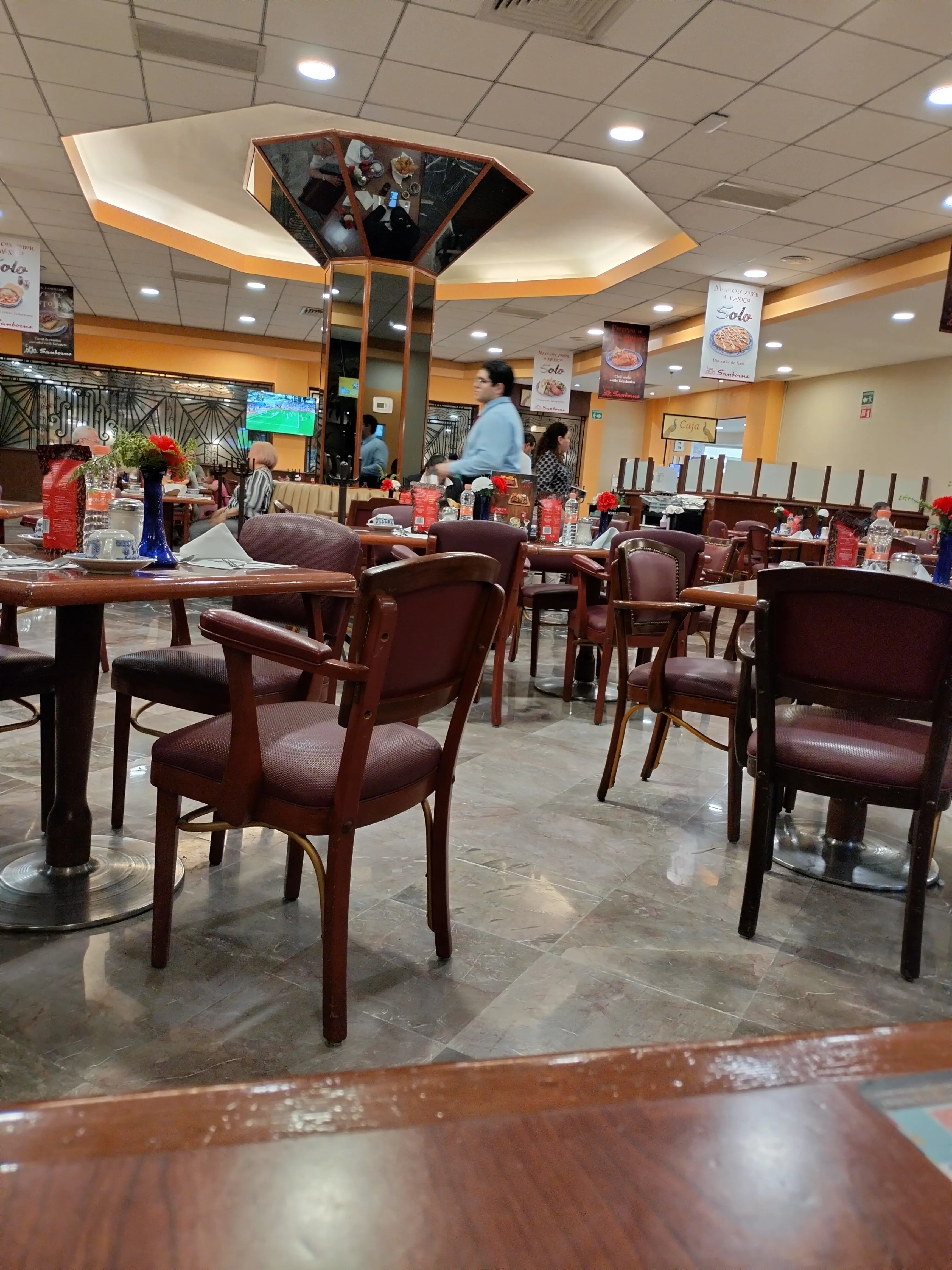 Sanborns Mexicali | Restaurante, Tienda y Farmacia image 4