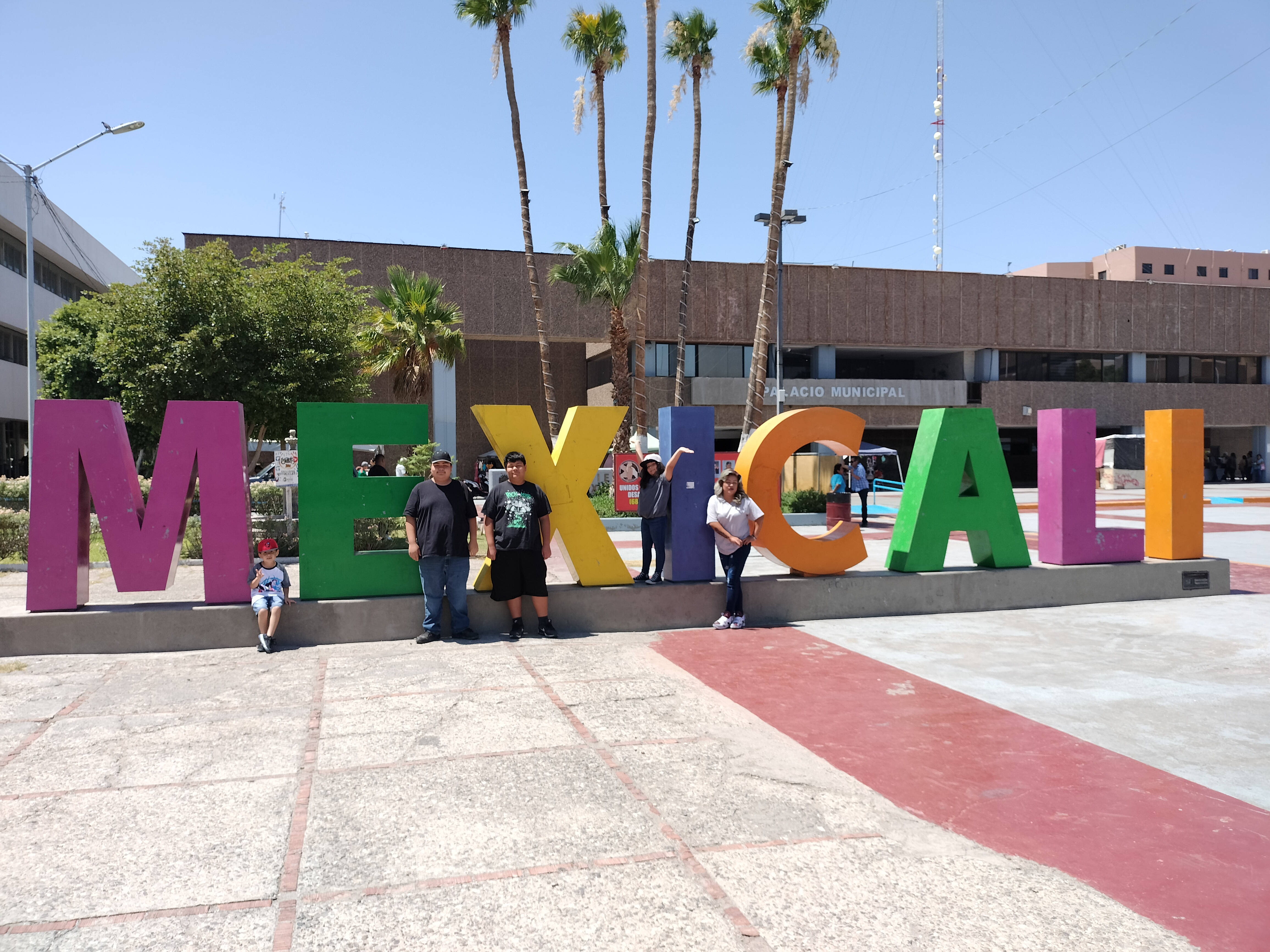 Sanborns Mexicali | Restaurante, Tienda y Farmacia image 8