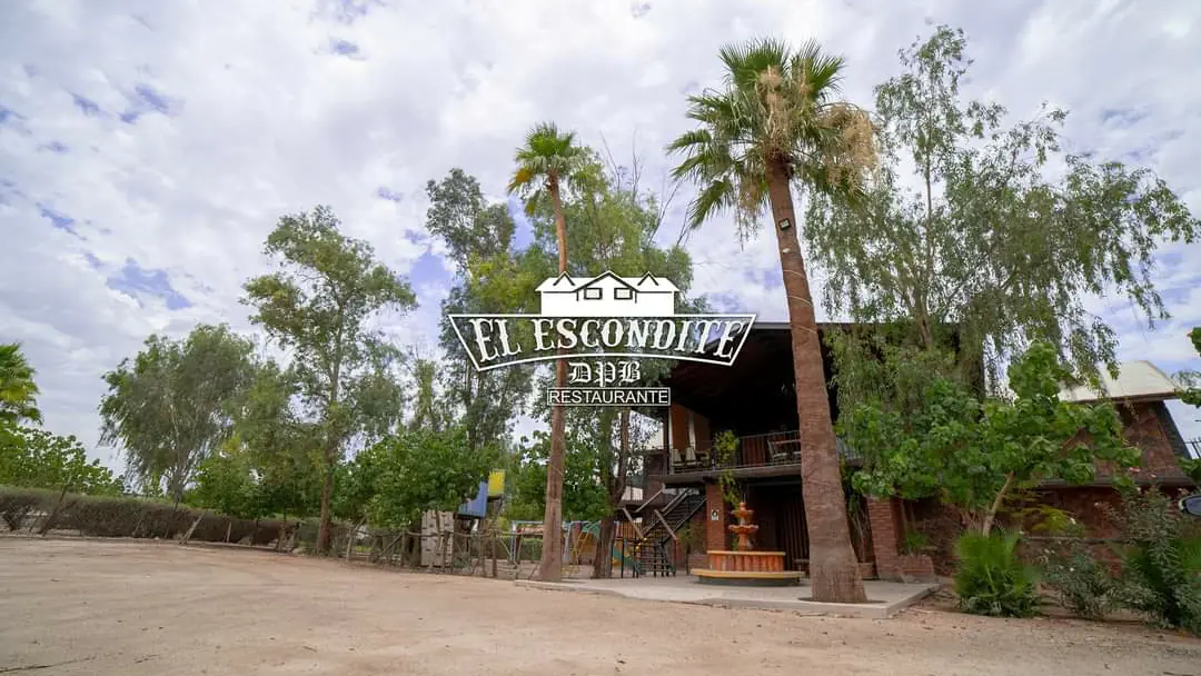 El Escondite DPB Restaurant image 4