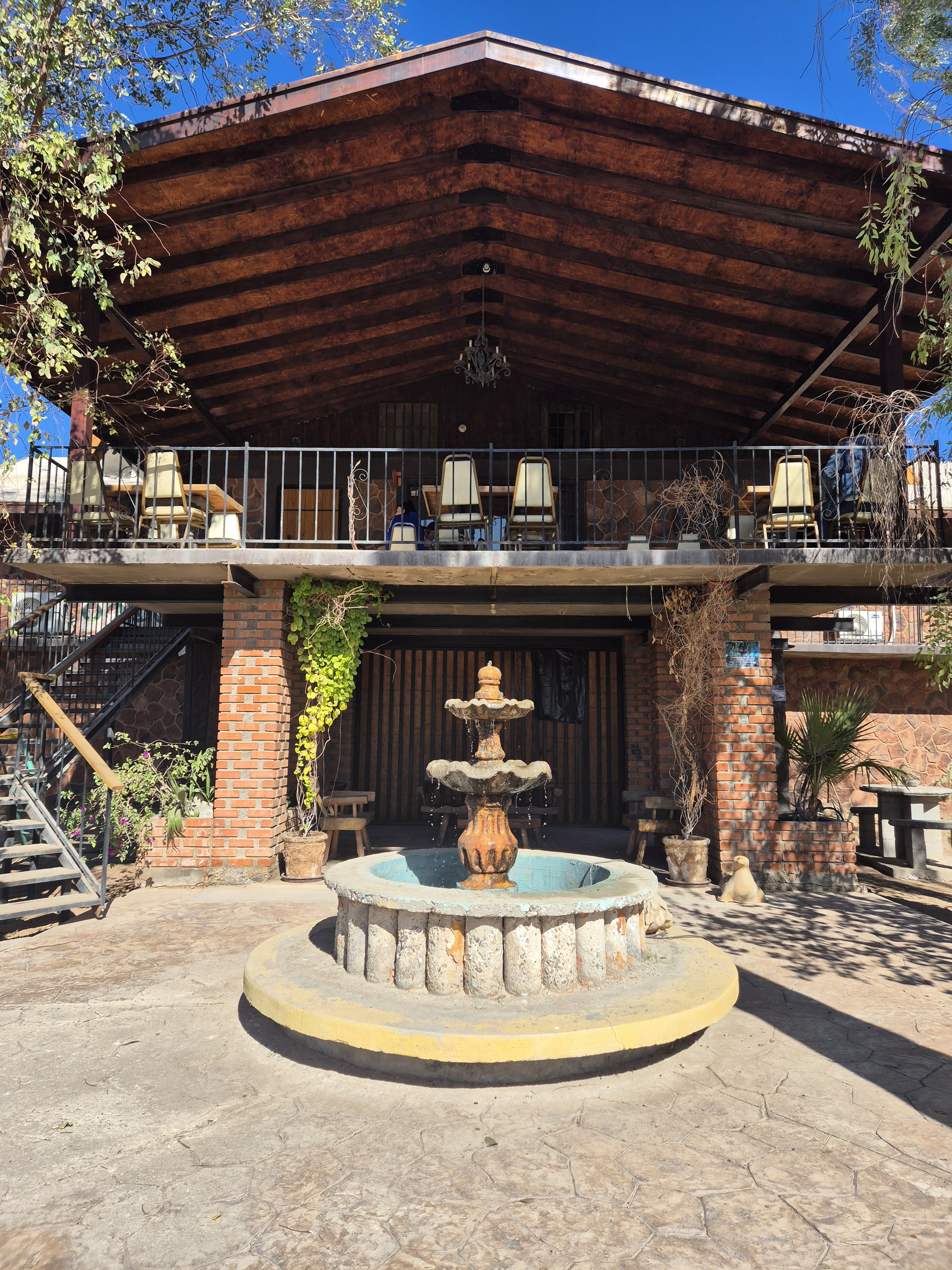 El Escondite DPB Restaurant image 8