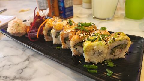 Pez Gallo Sushi & Cevichería image 8