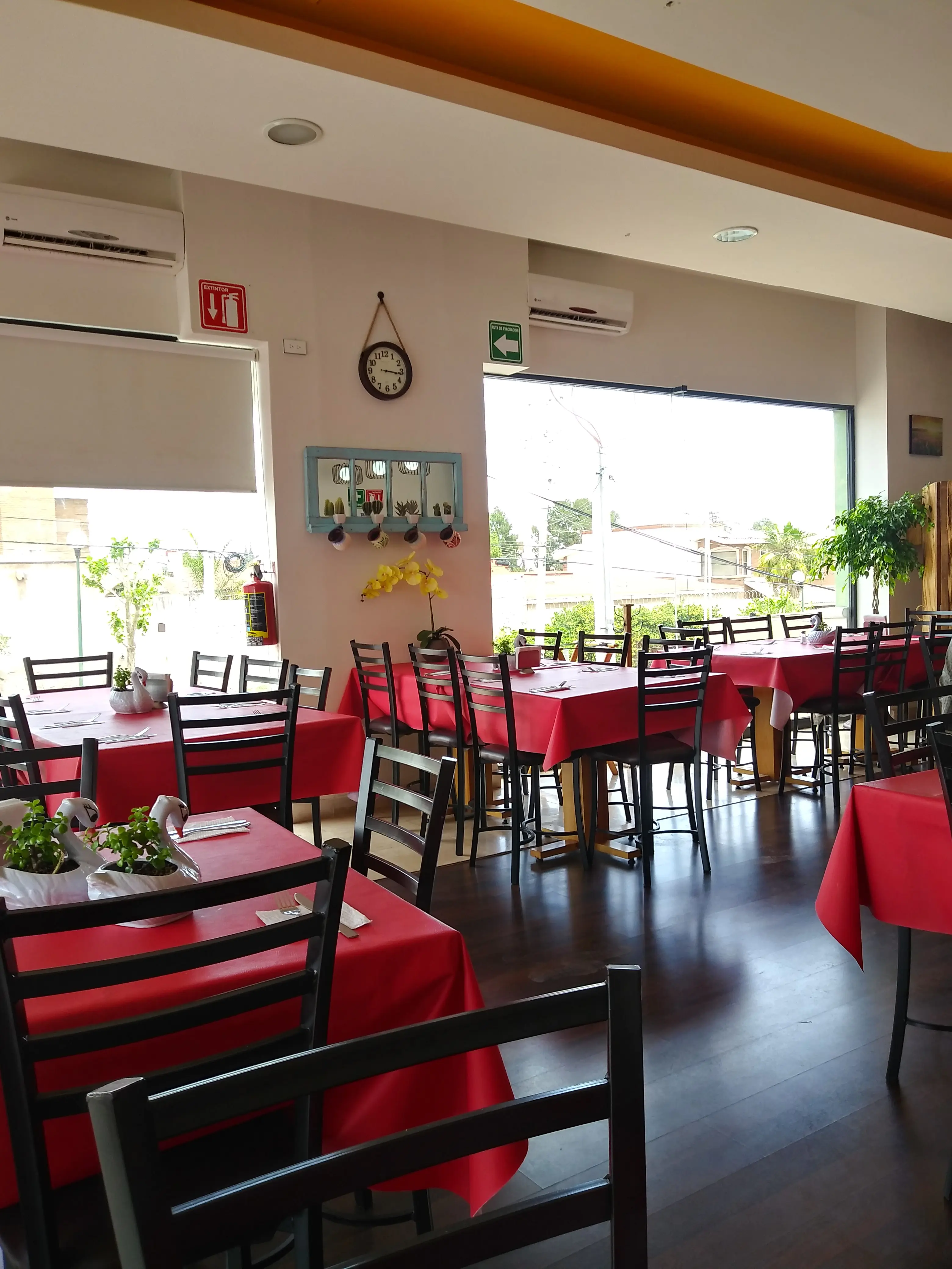 Catalina Restaurante image 8