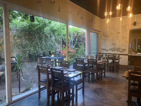 Los Cinco Panes image 1