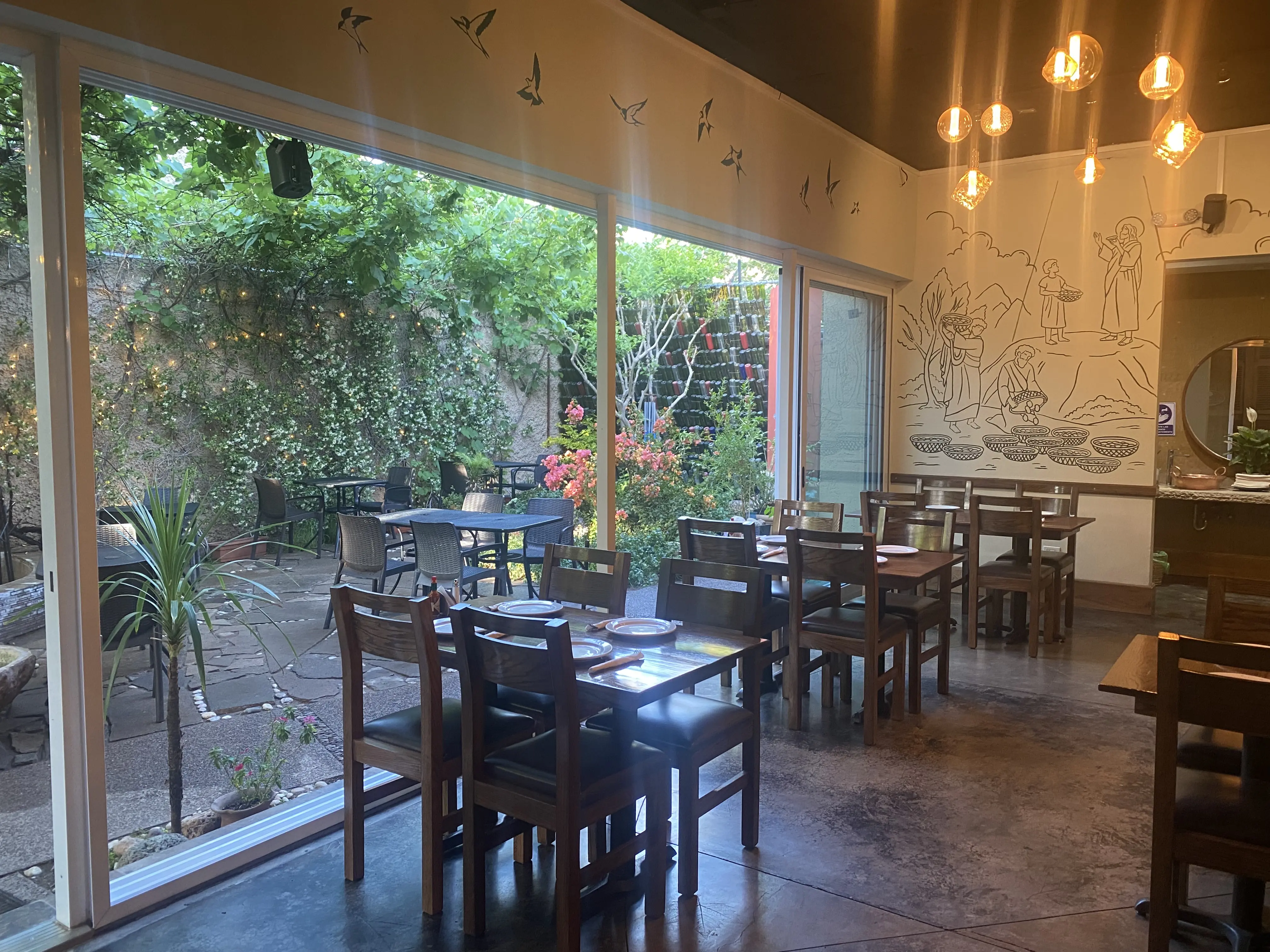 Los Cinco Panes image 1