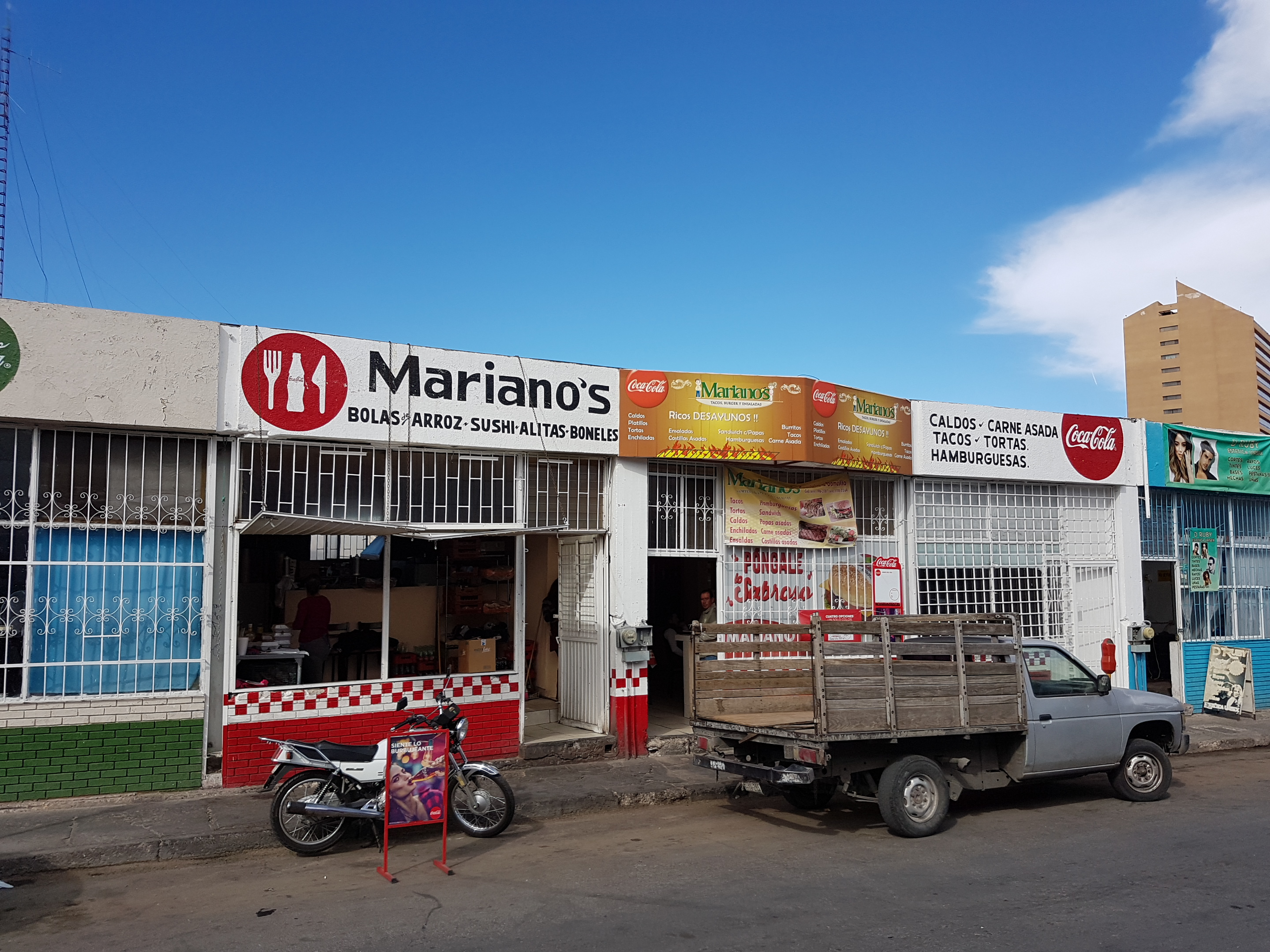 Mariano's Cortes, Tacos y Ensaladas image 1