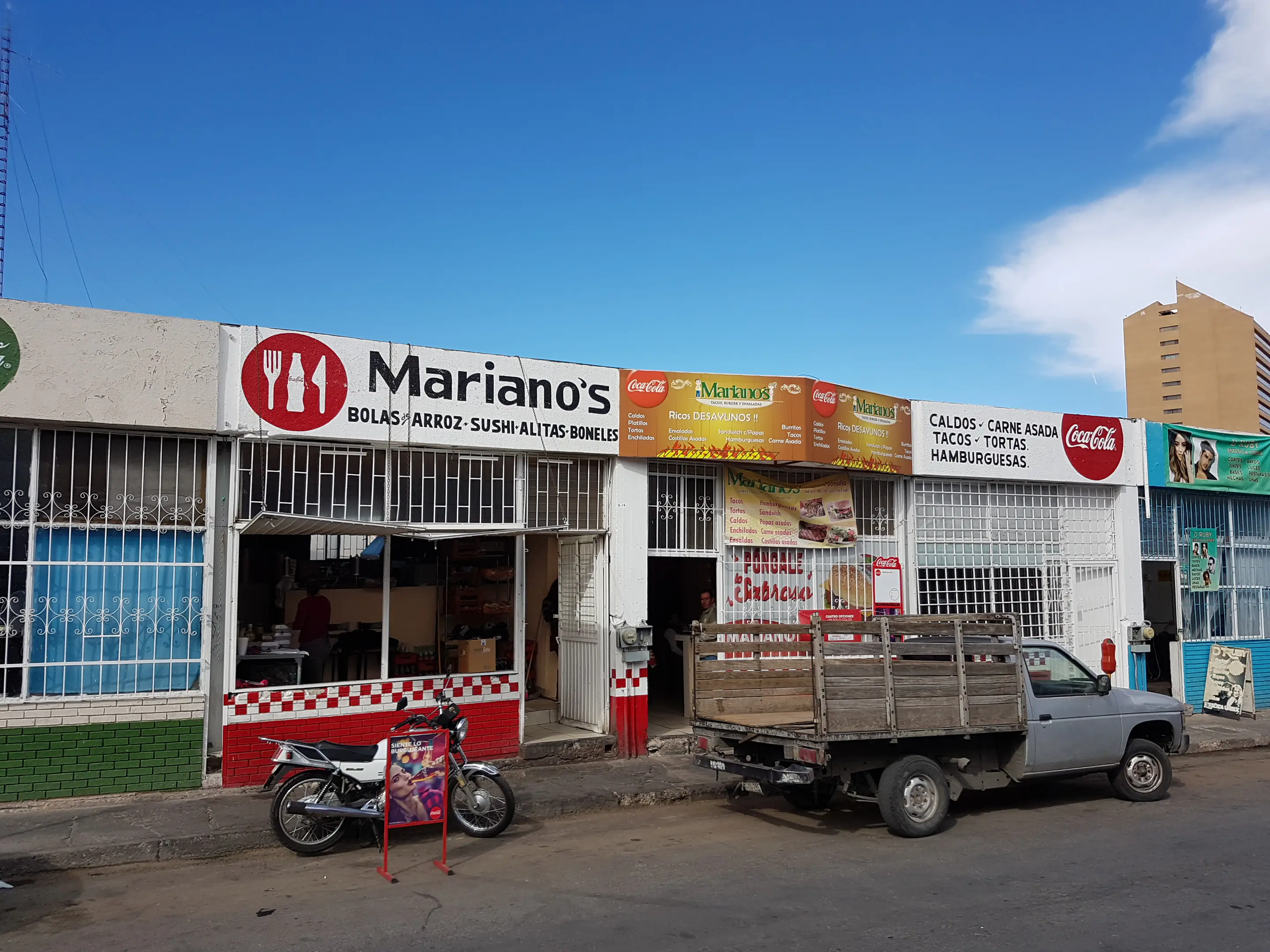 Mariano's Cortes, Tacos y Ensaladas image 1