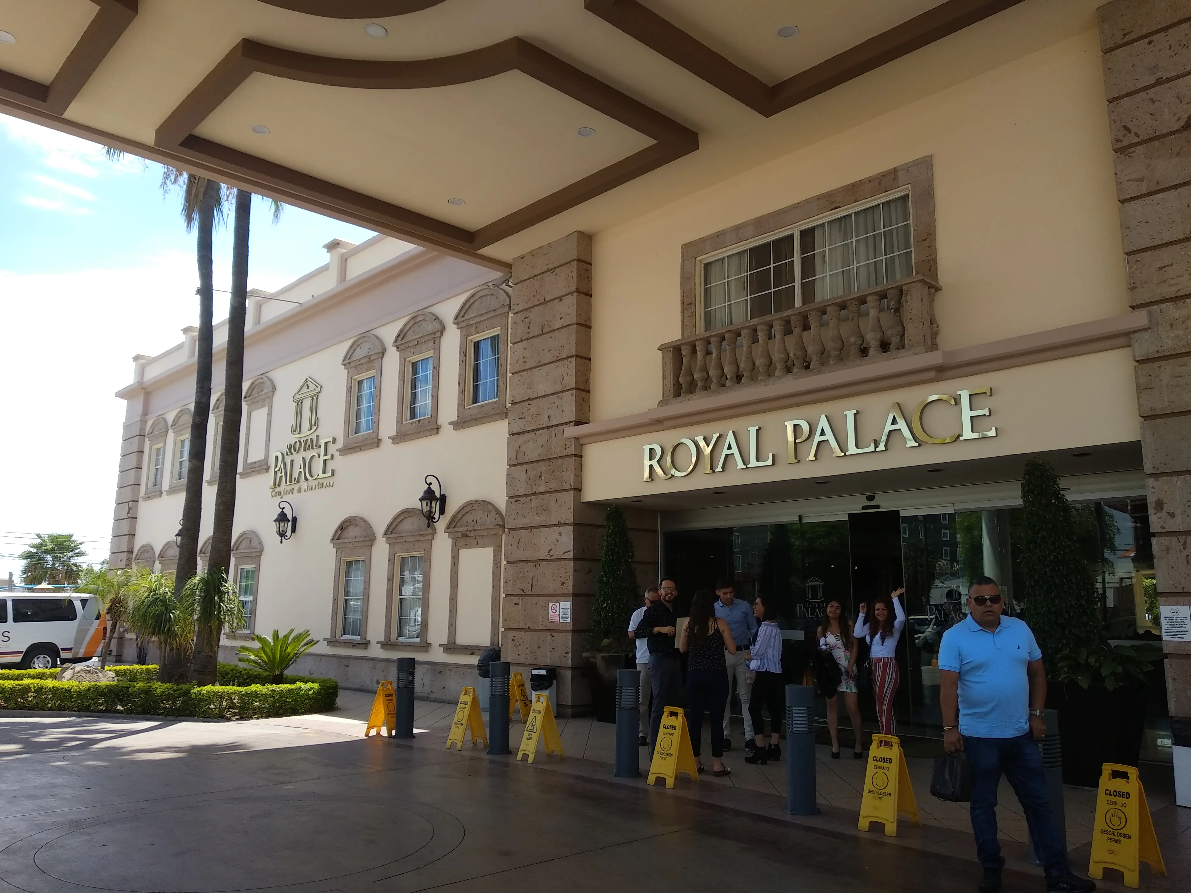 Restaurant La Zarzuela image 1