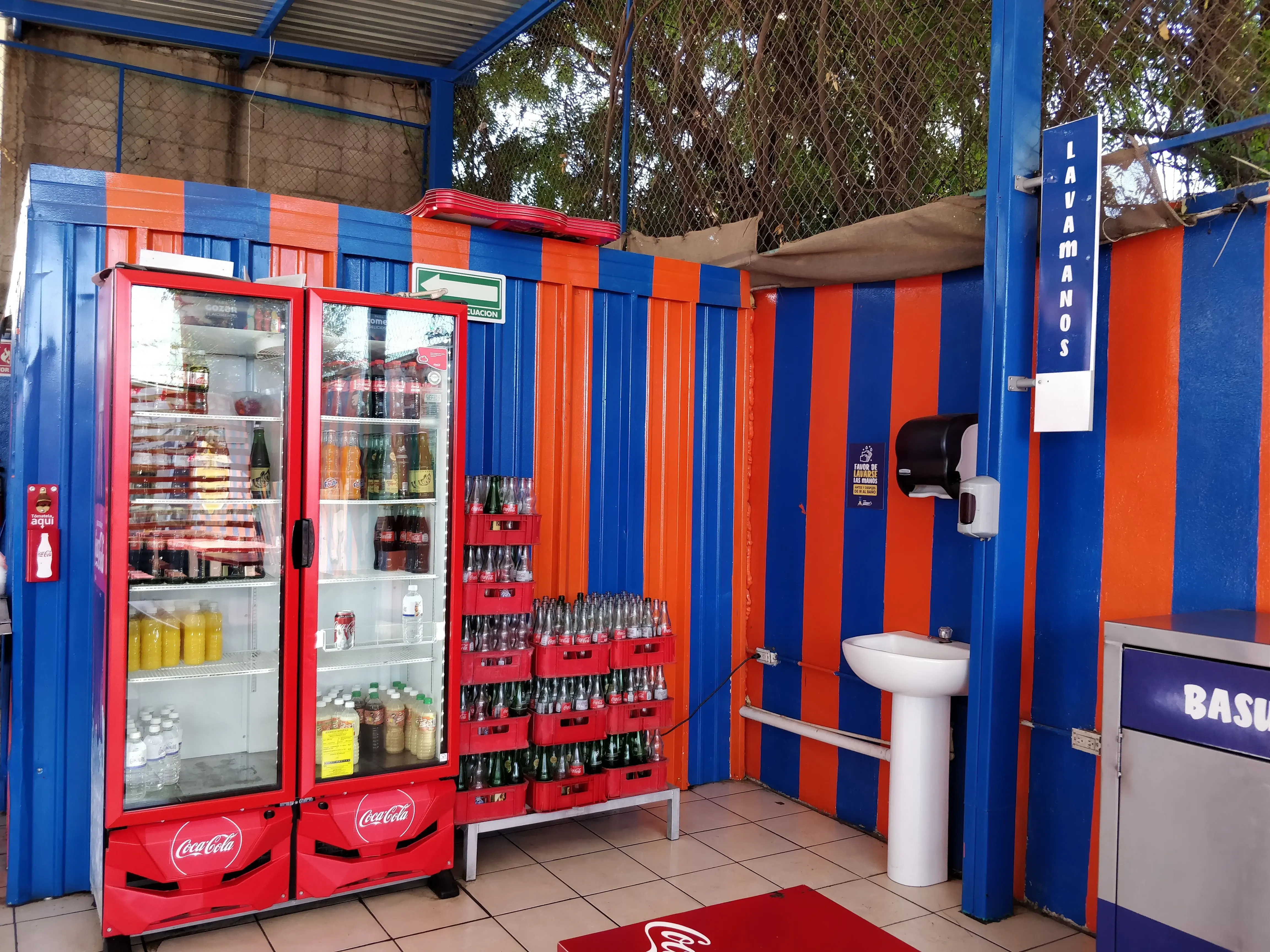 JOHNNY'S TACOS DE CABEZA image 1