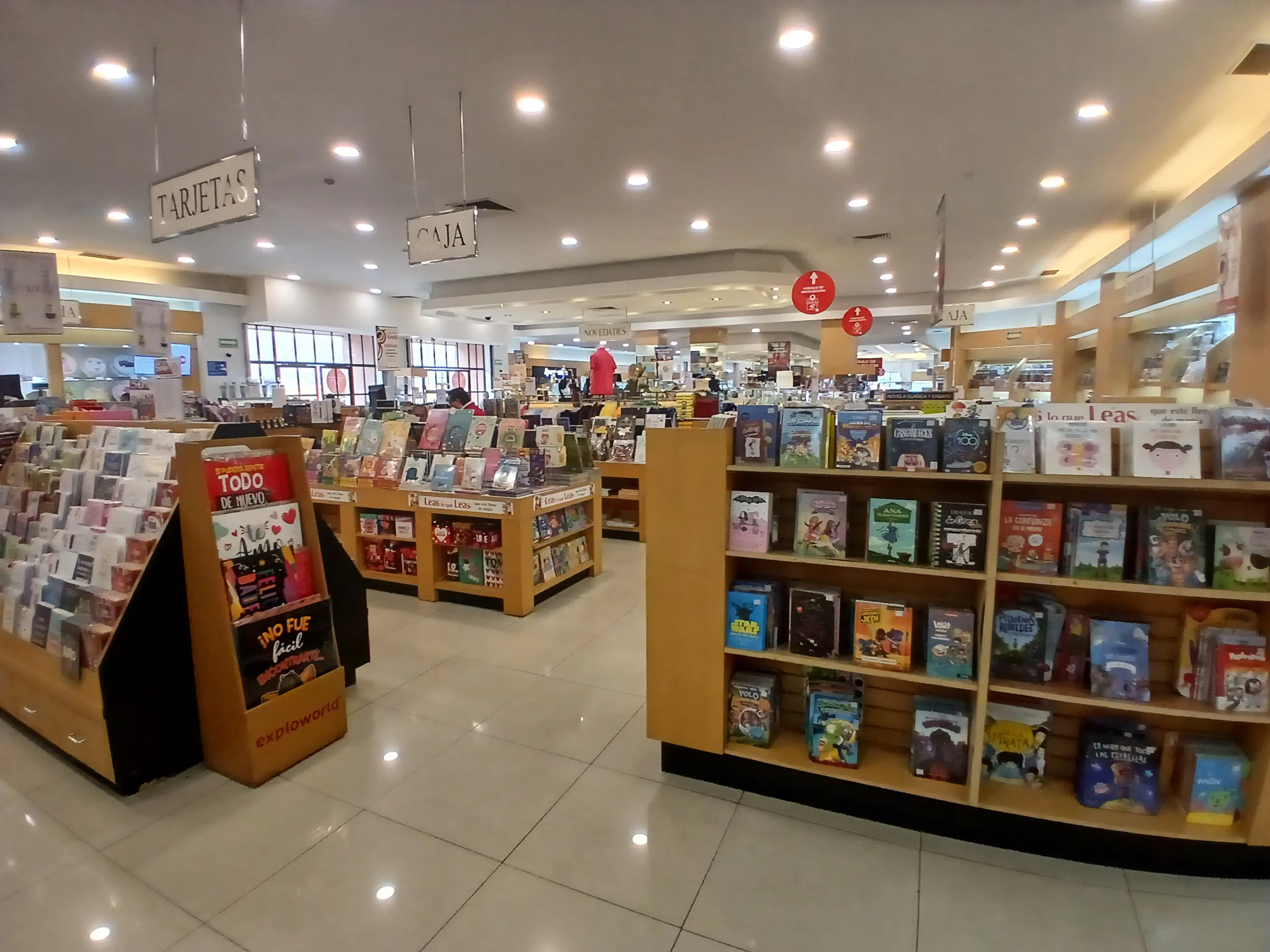 Sanborns Los Reyes | Restaurante, Tienda y Farmacia image 4