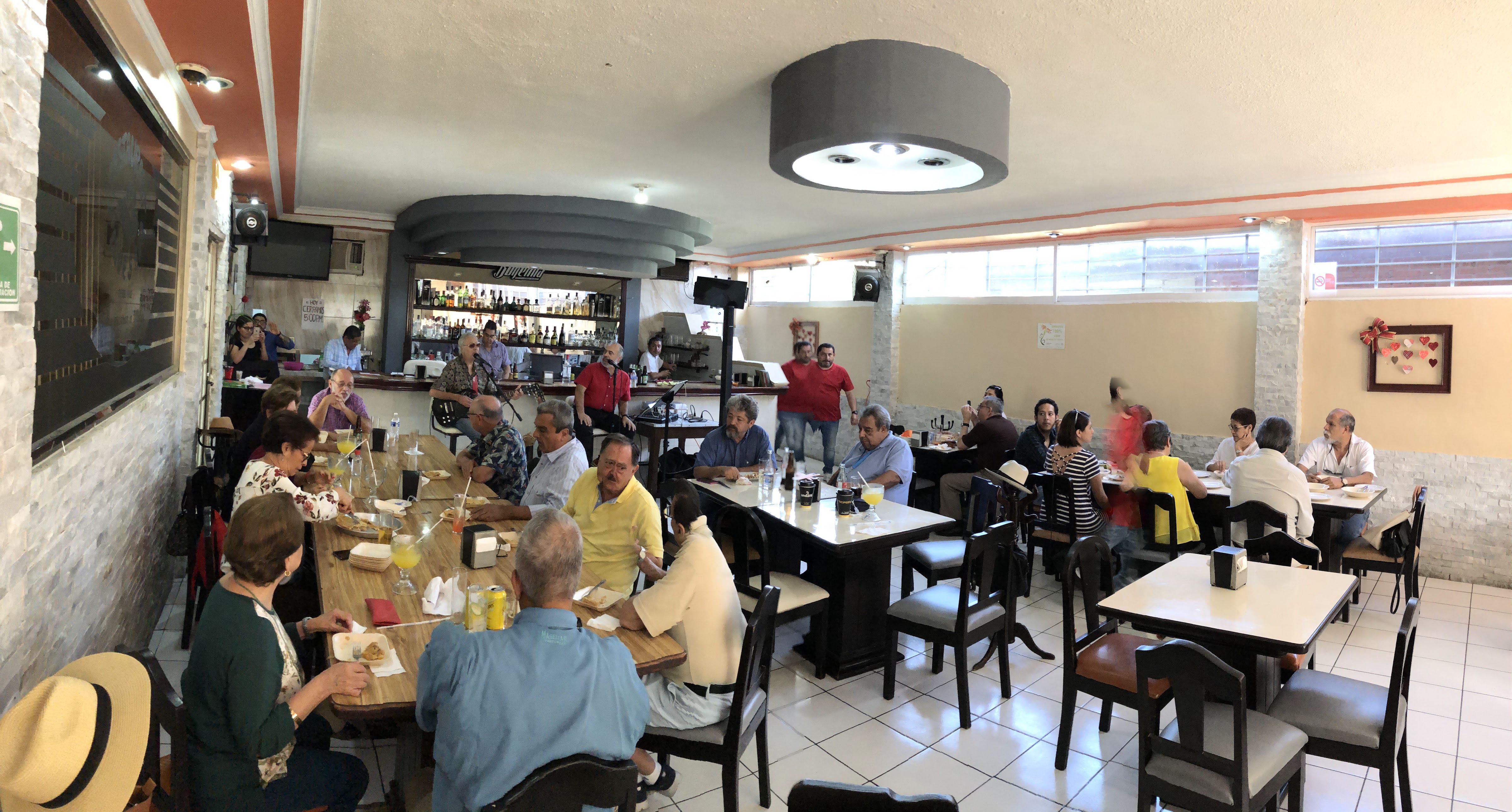 Restaurant Pique´s Bar image 1