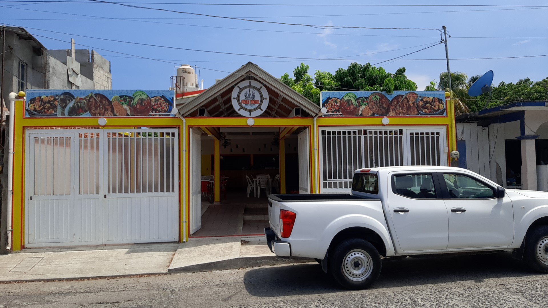 Restaurant PERLA NEGRA image 1