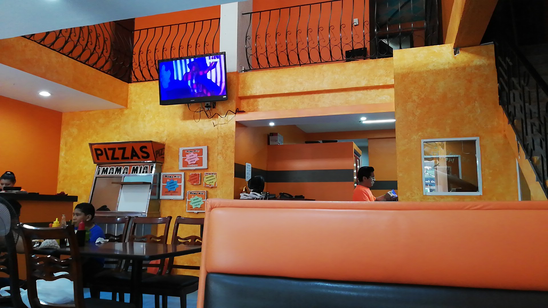 Mamamia Pizzas image 9