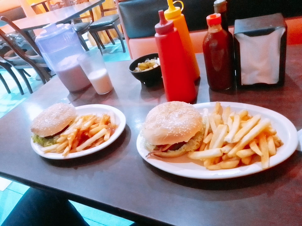 Mamamia Pizzas image 10