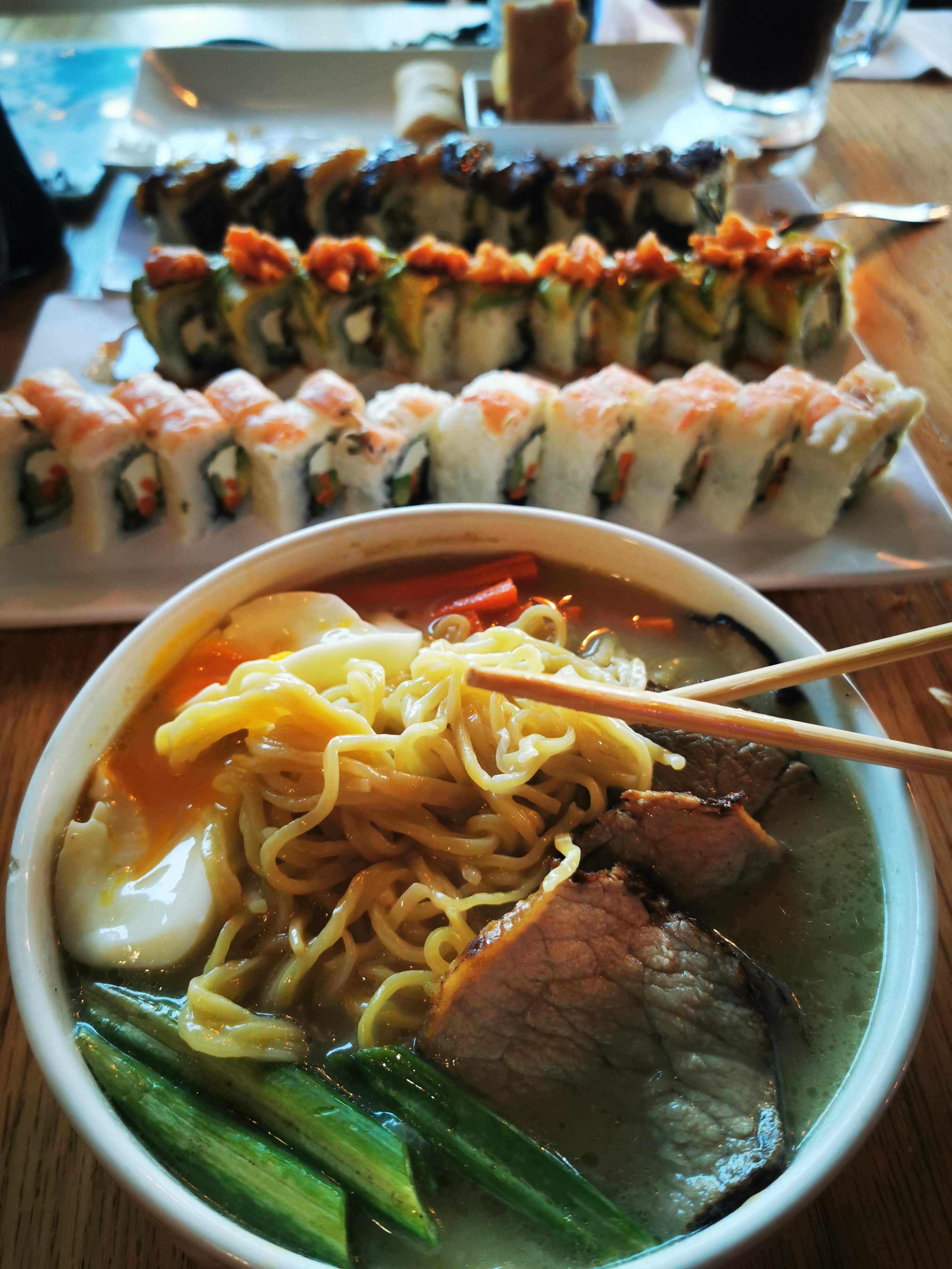 We Roll Sushi image 8