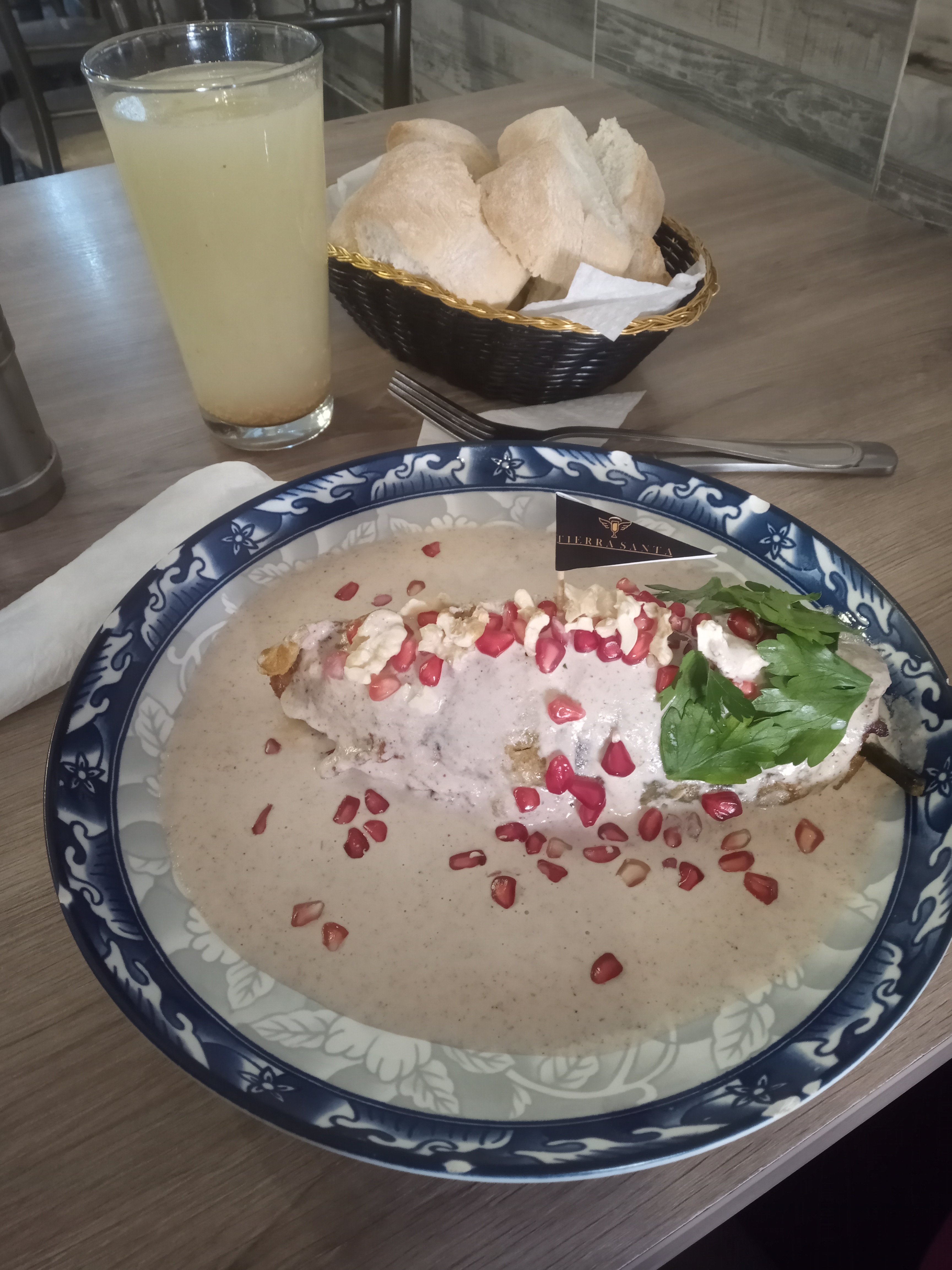 Tierra Santa Restaurante Bar (Chiles en nogada Santa Anita) image 3