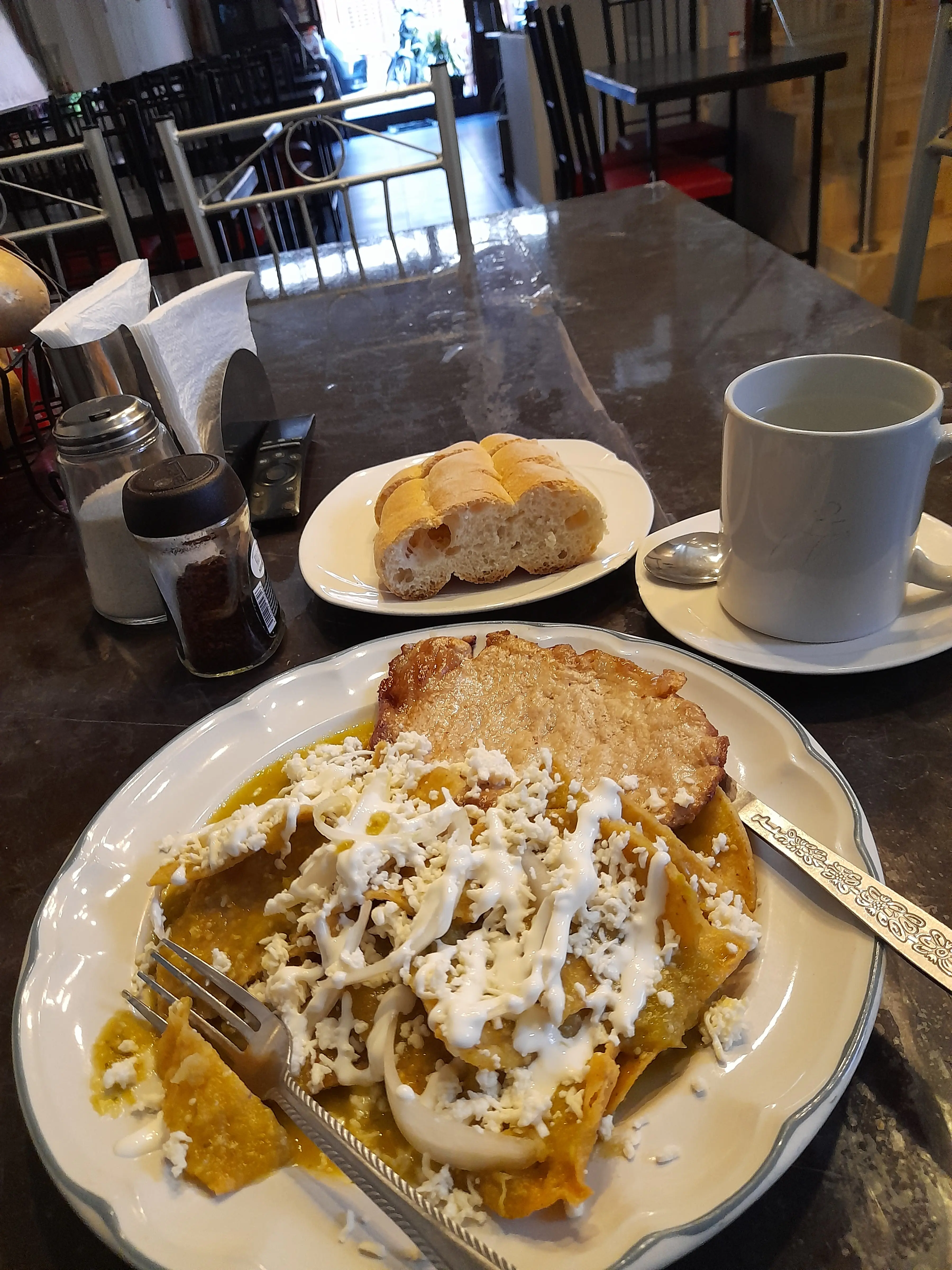 Tierra Santa Restaurante Bar (Chiles en nogada Santa Anita) image 10