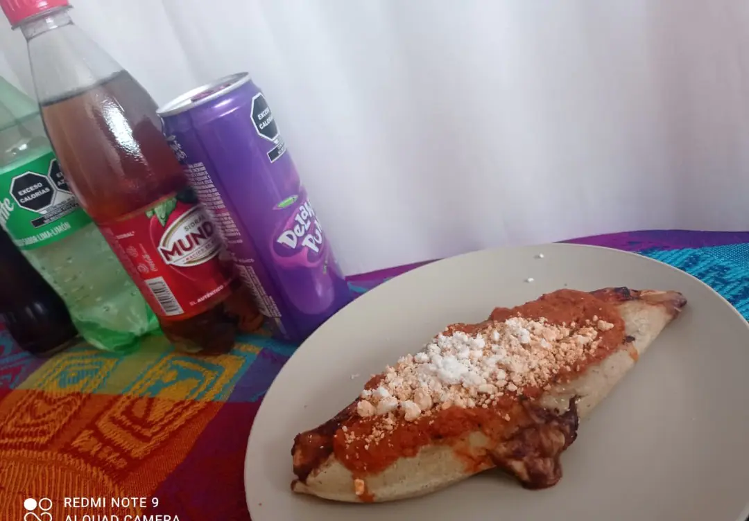 Las Tres Moras Y Una Luna image 4