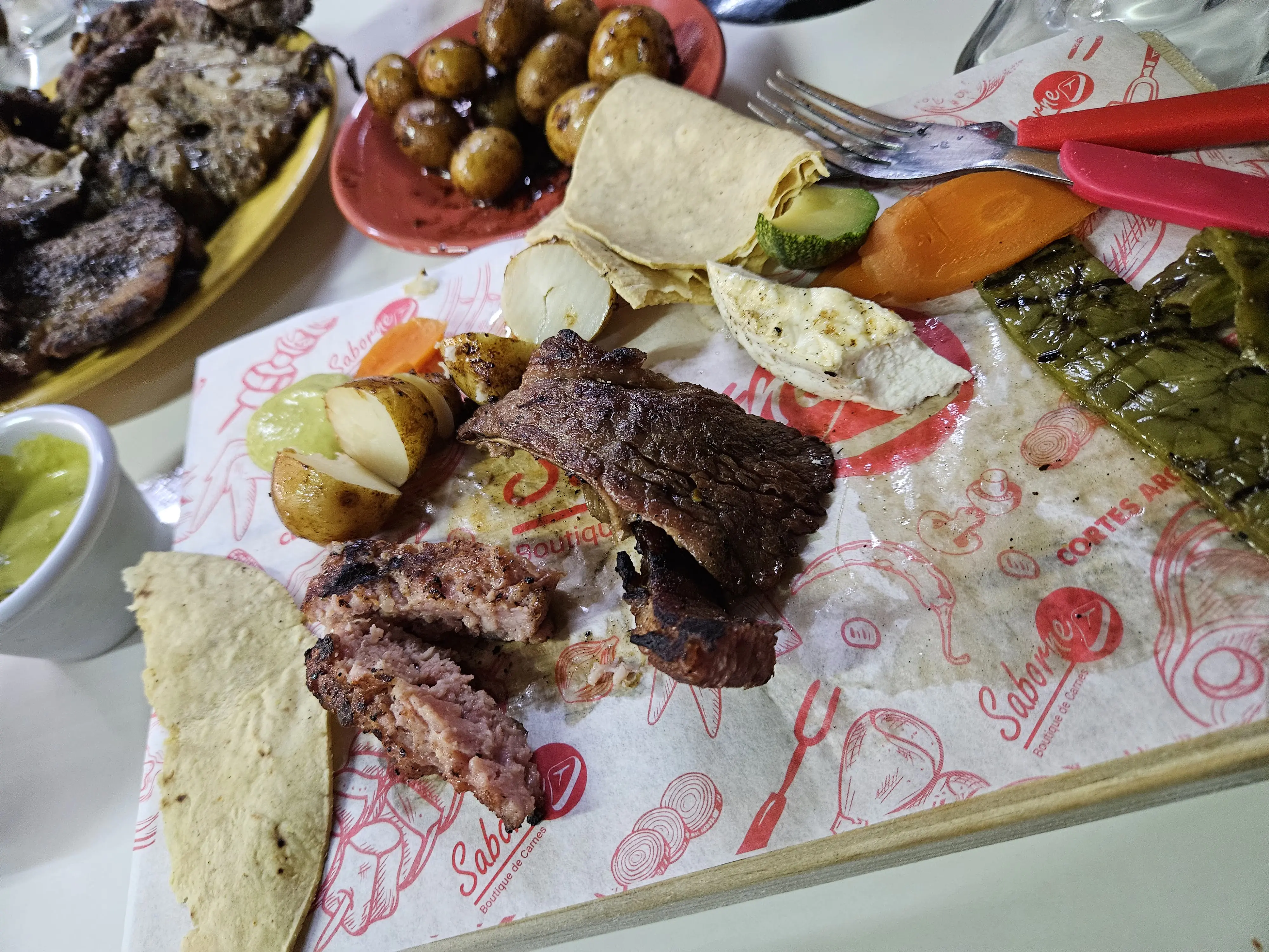 Saborne Boutique de Carnes image 7