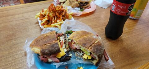 MERAS BURGUER image 1