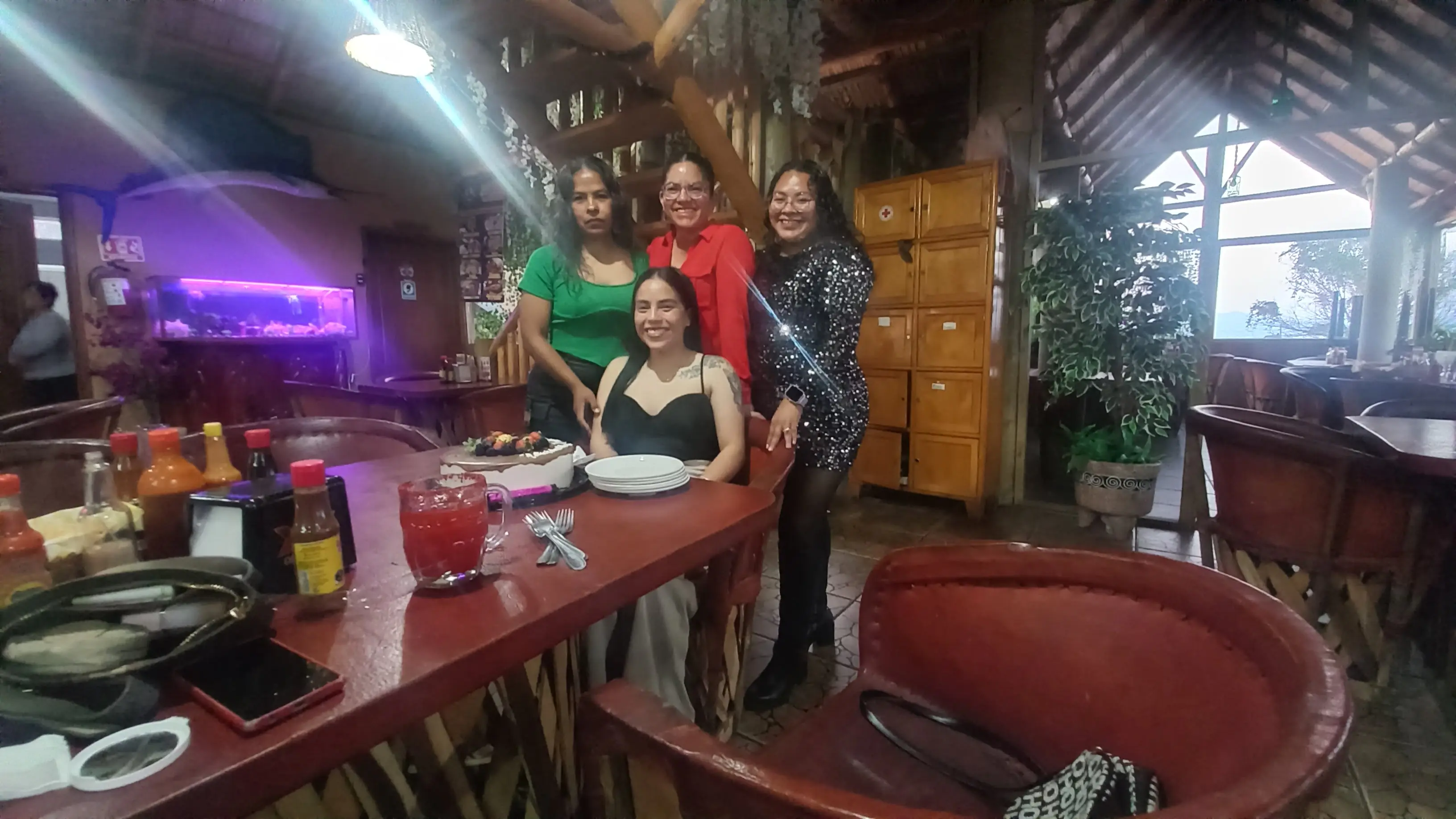 El Rey Del Pollo Siempre Feliz image 6