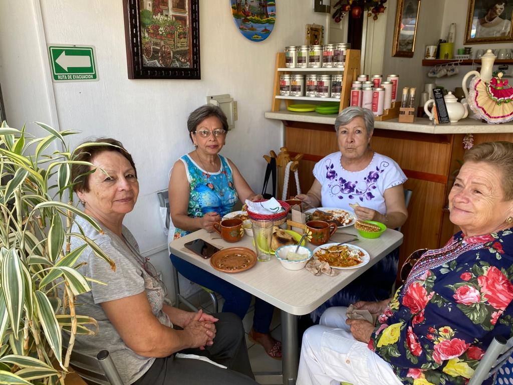 El Sazón de Cuquita image 9