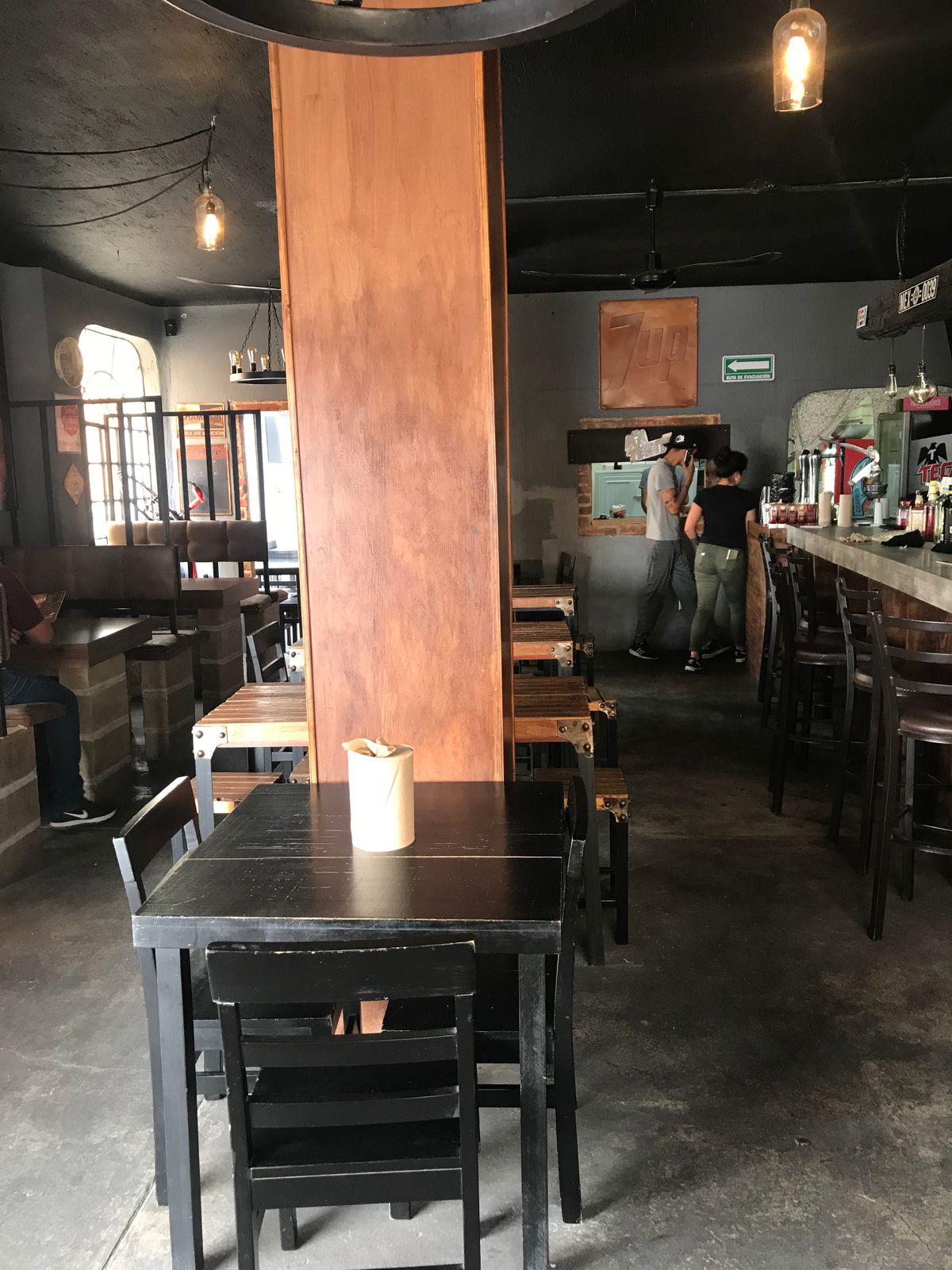 El padrino grill wings & beer image 3